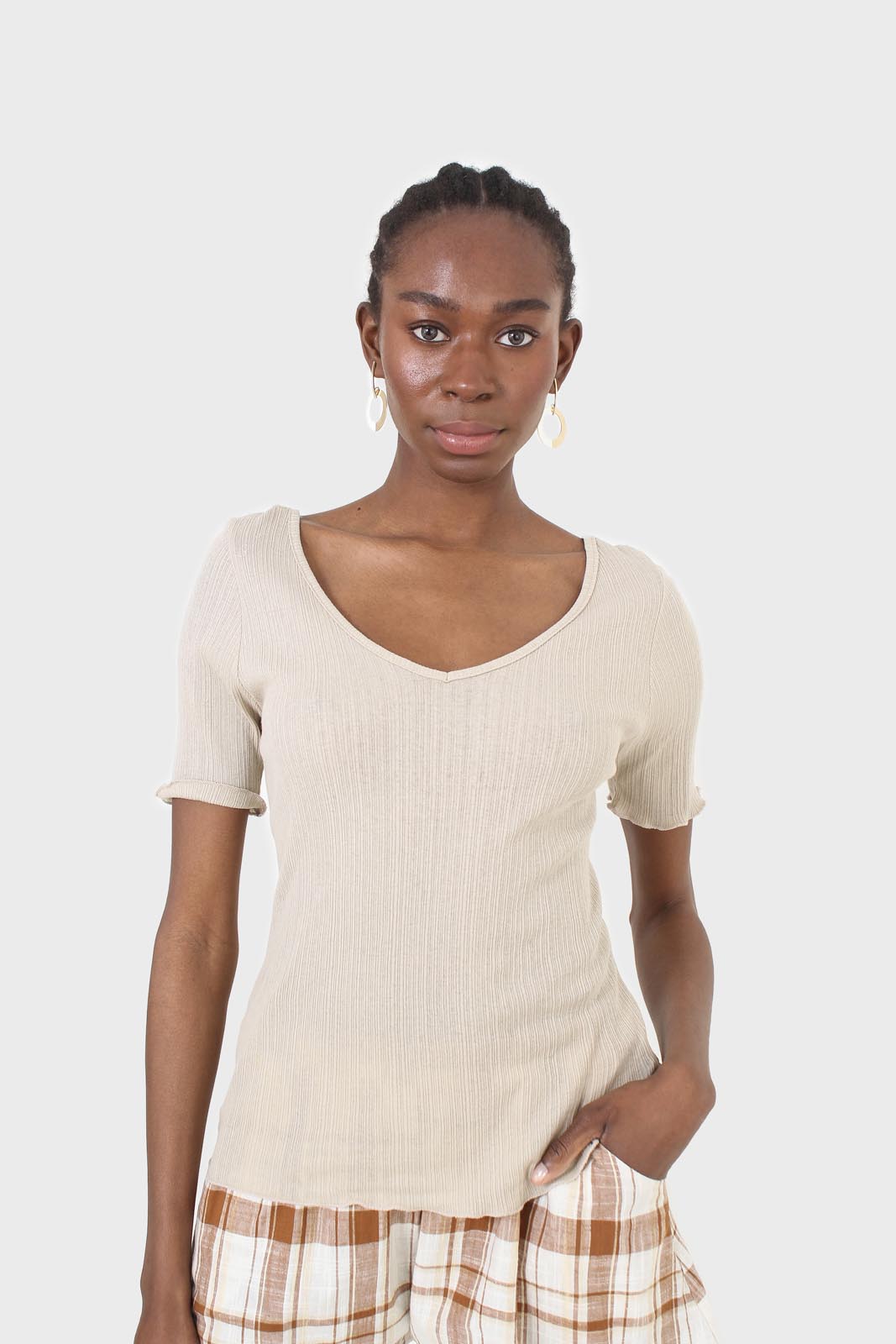 Beige double V-neck ribbed tee_1