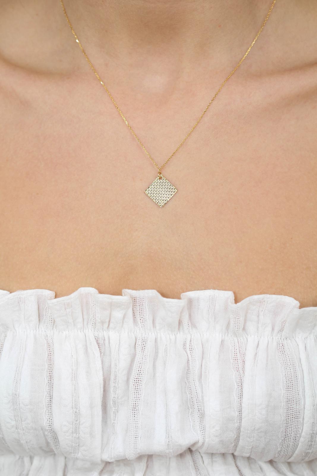 Charm necklace - Gold hammered square pendant_1