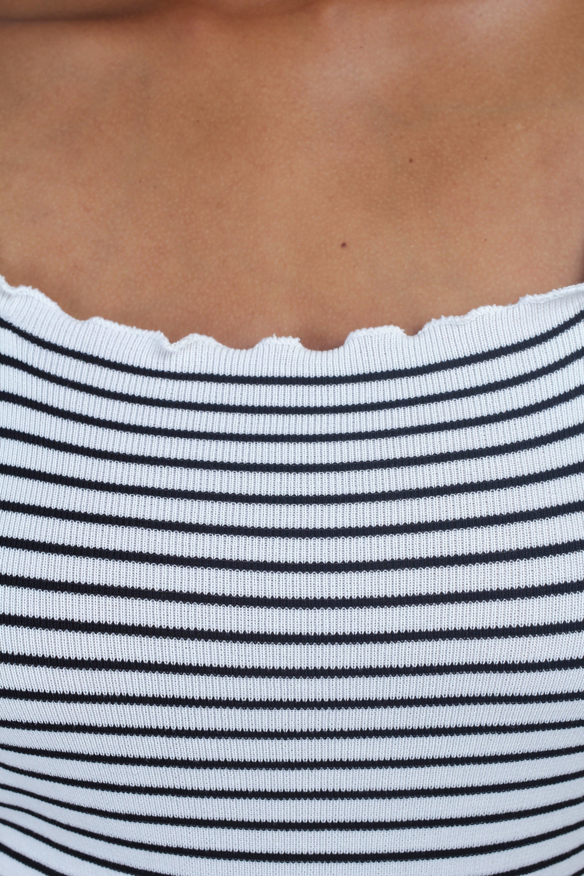 Ivory and black striped frill trim knit tank_7