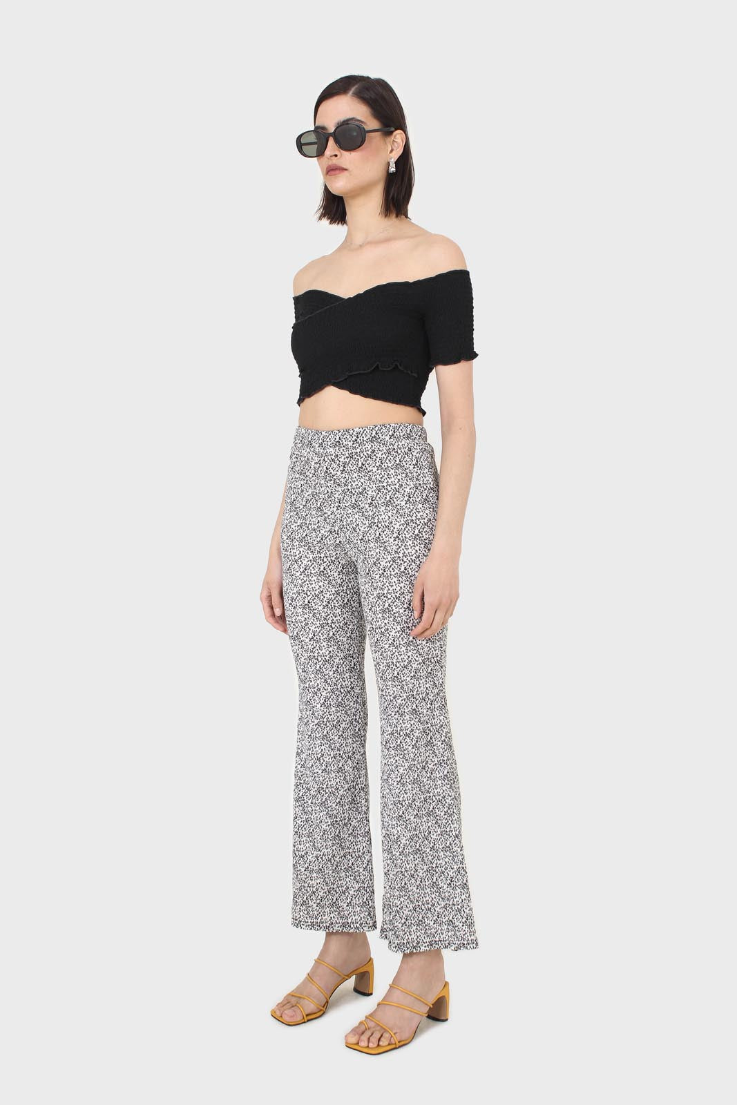Black ruched cropped off shoulder tee_6