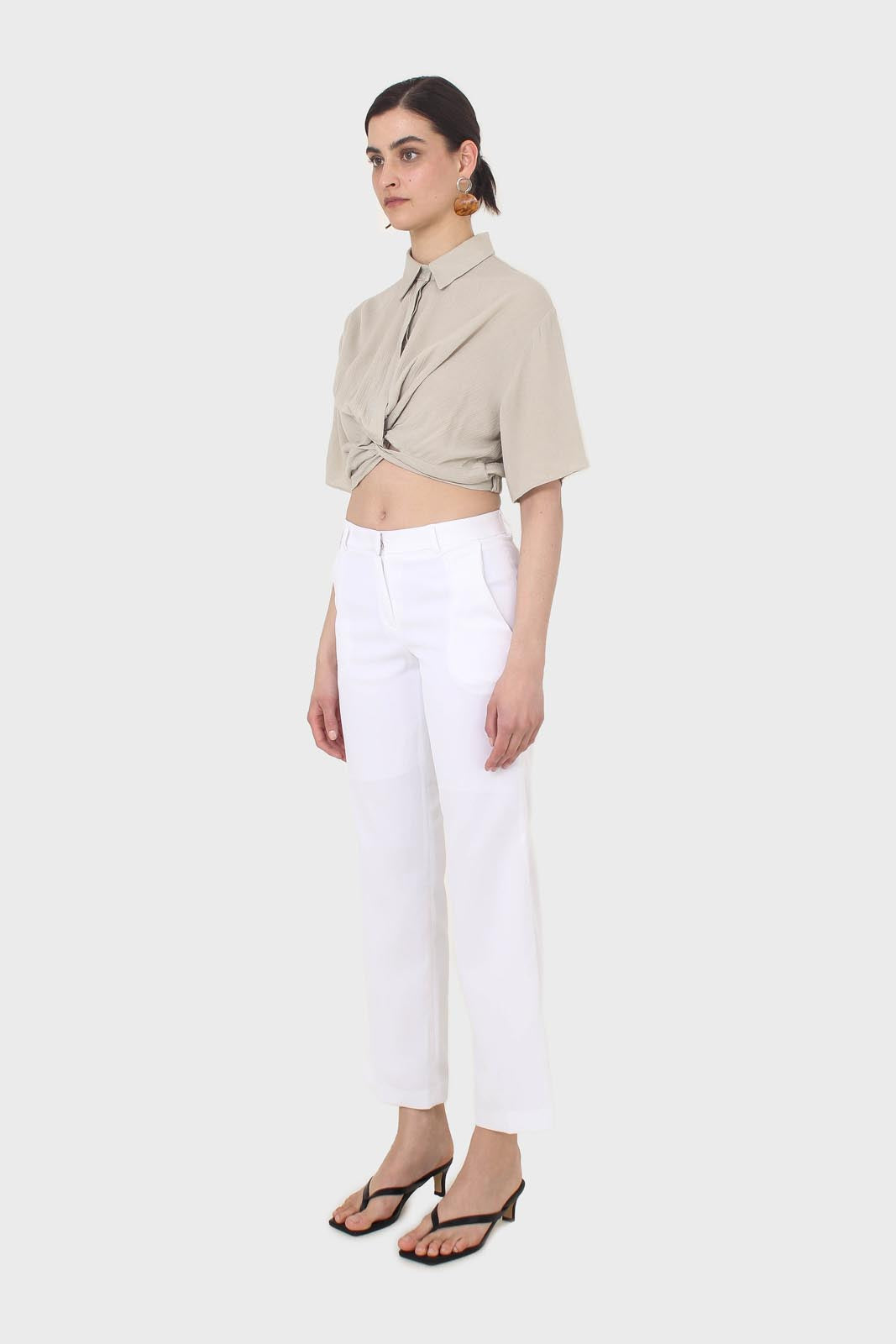 White simple tailored side pocket trousers_5