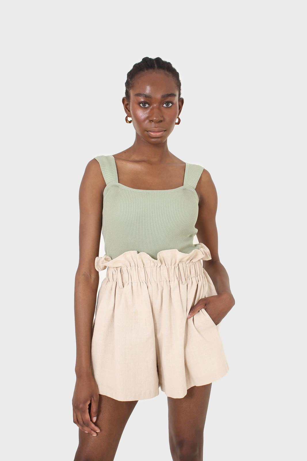 Beige belted wide leg linen shorts_1