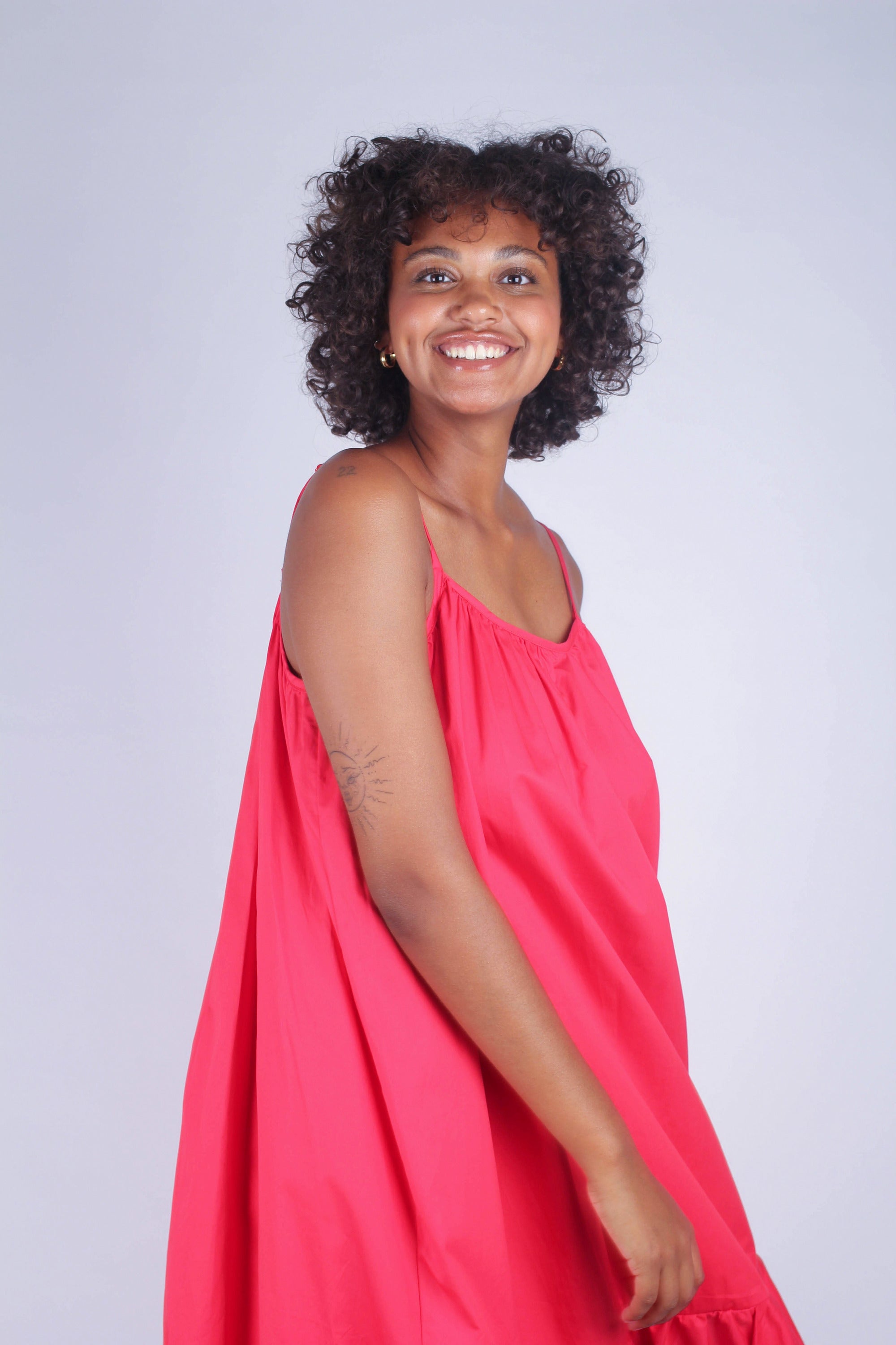 Red large ruffle hem rope belted dress_2