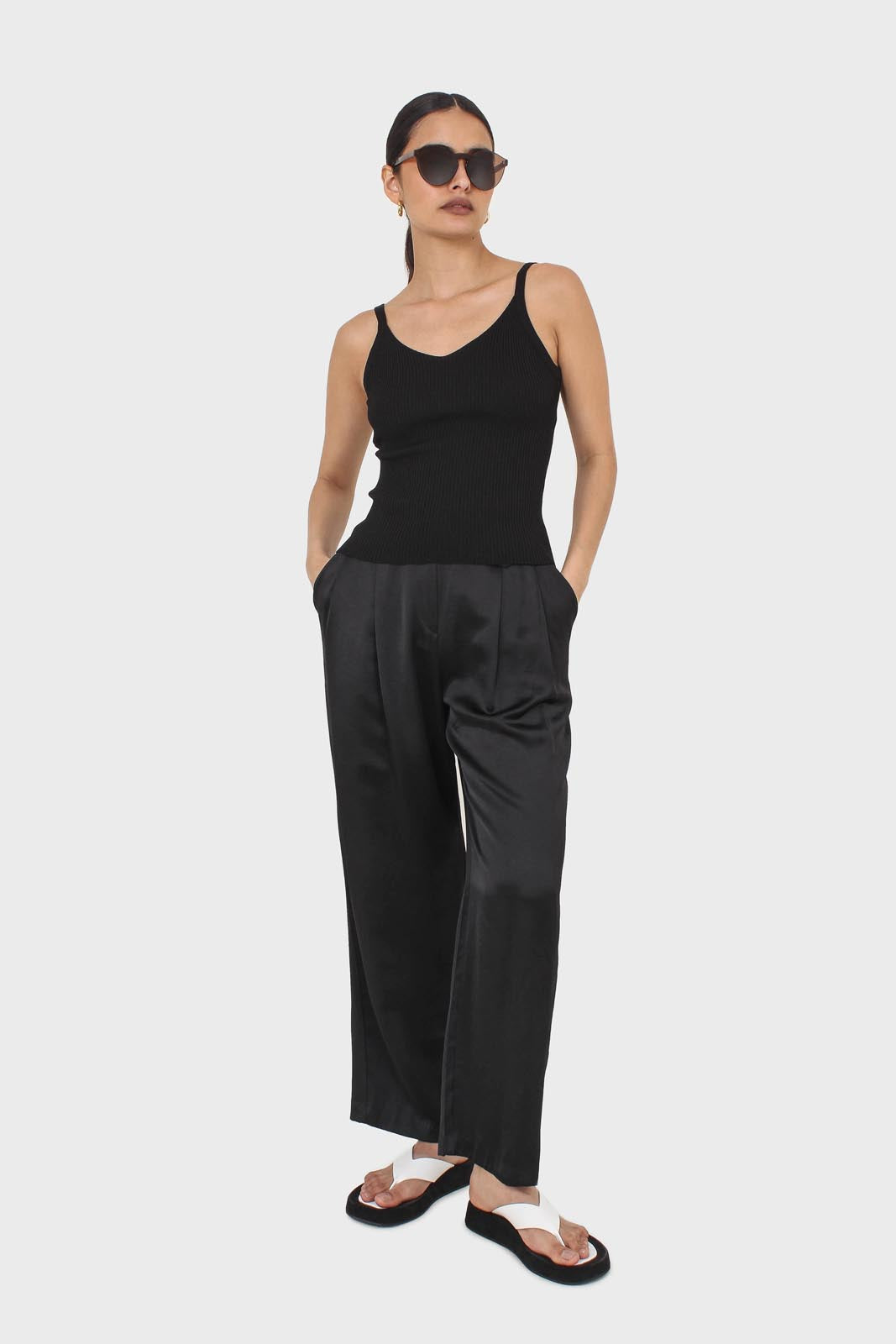 Black flap pocket satin wide leg trousers_10