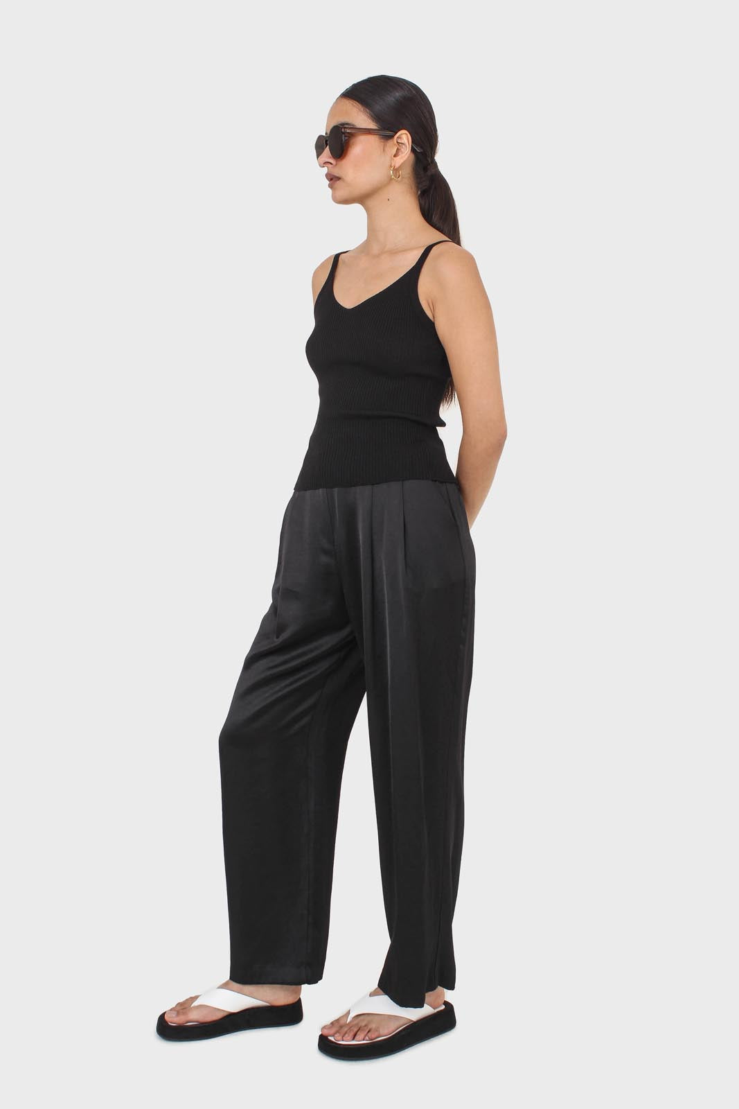 Black flap pocket satin wide leg trousers_8