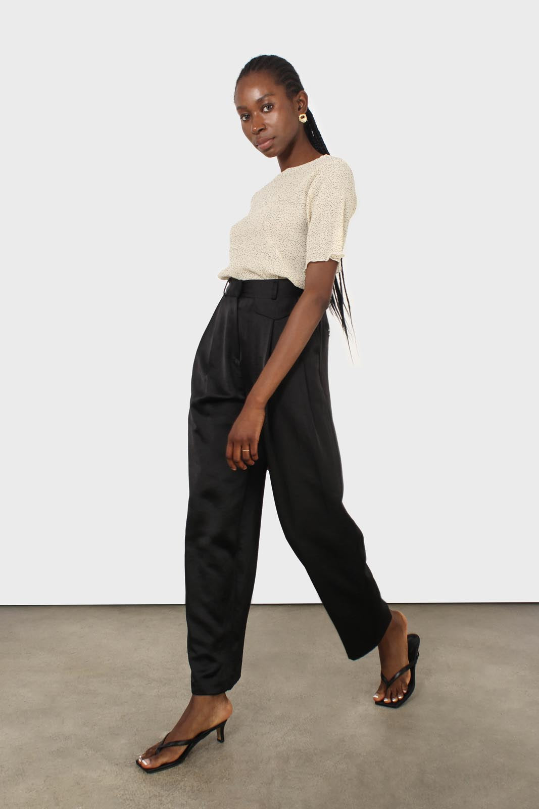 Black flap pocket satin wide leg trousers_3