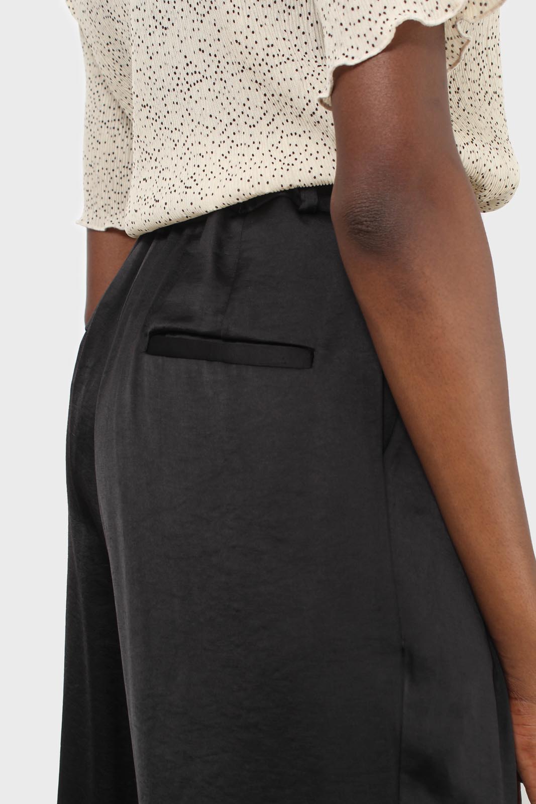 Black flap pocket satin wide leg trousers_6
