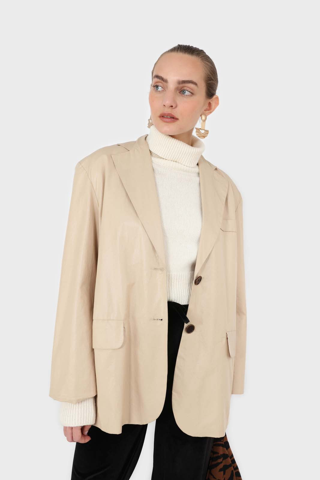 Beige vegan leather flap pocket oversized blazer_6