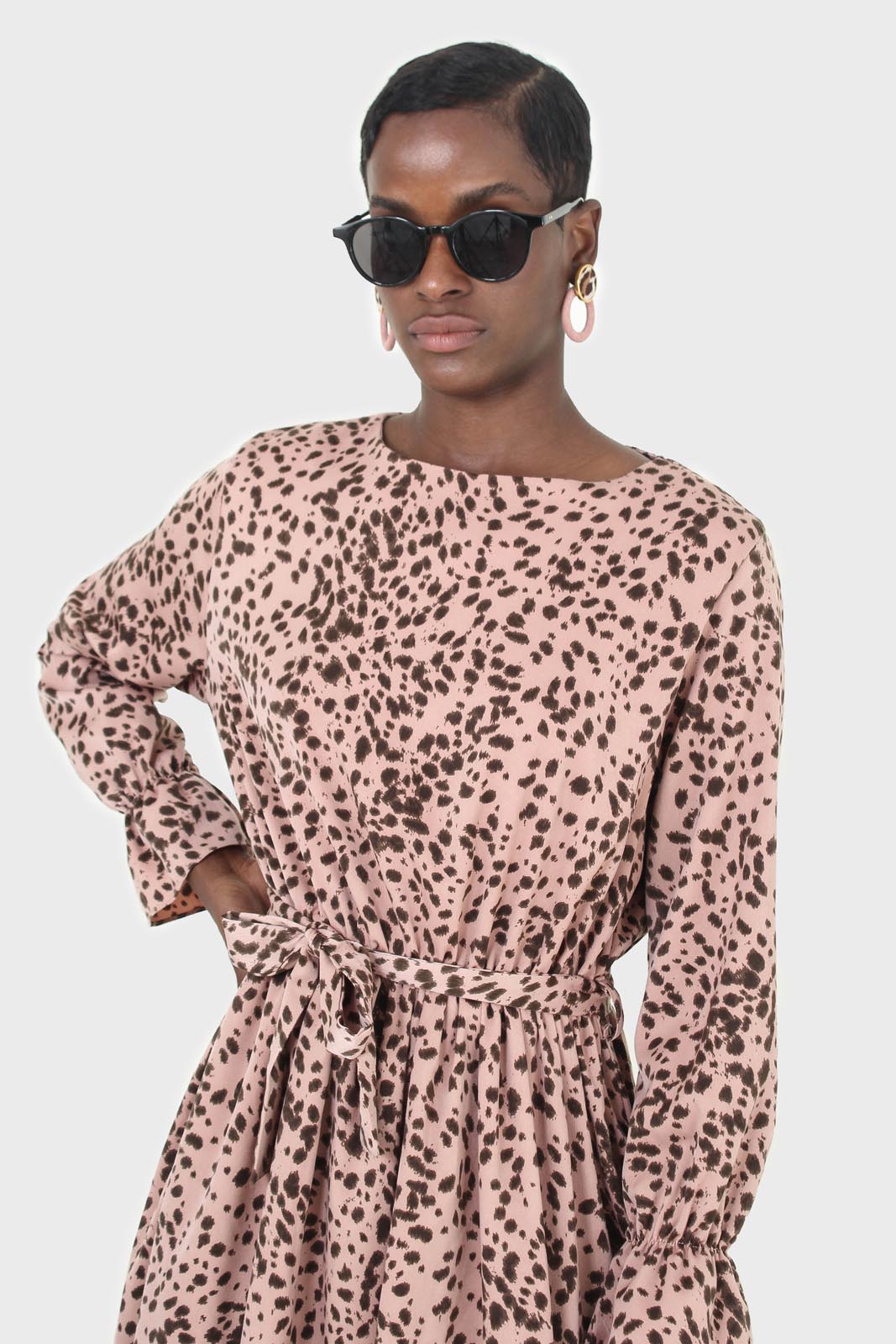 Pink and leopard belted midi dress_4