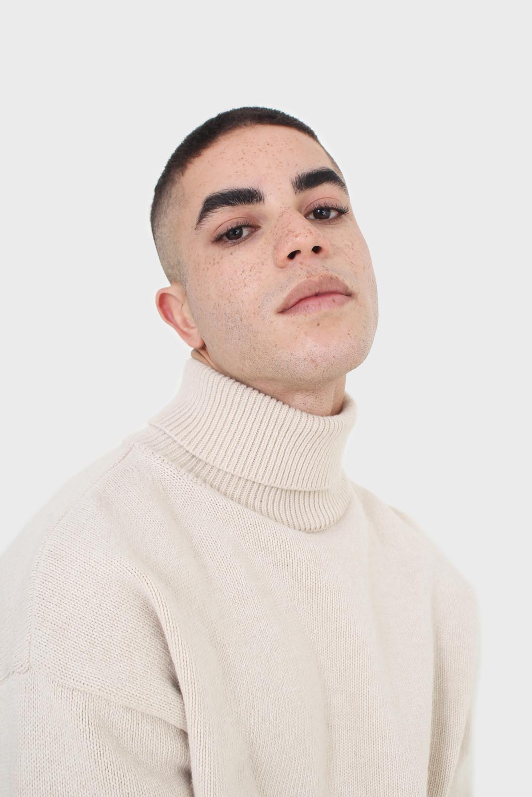 Ivory oversized wool turtleneck jumper_7