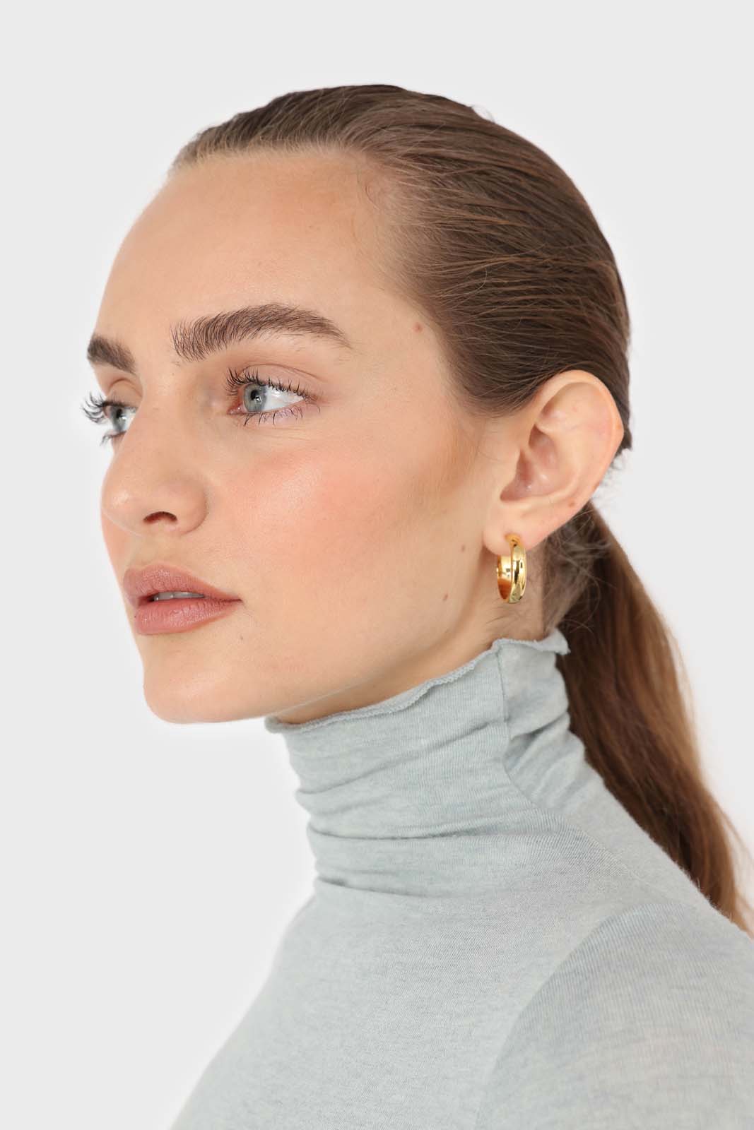 Blue soft thin turtleneck jersey top_5