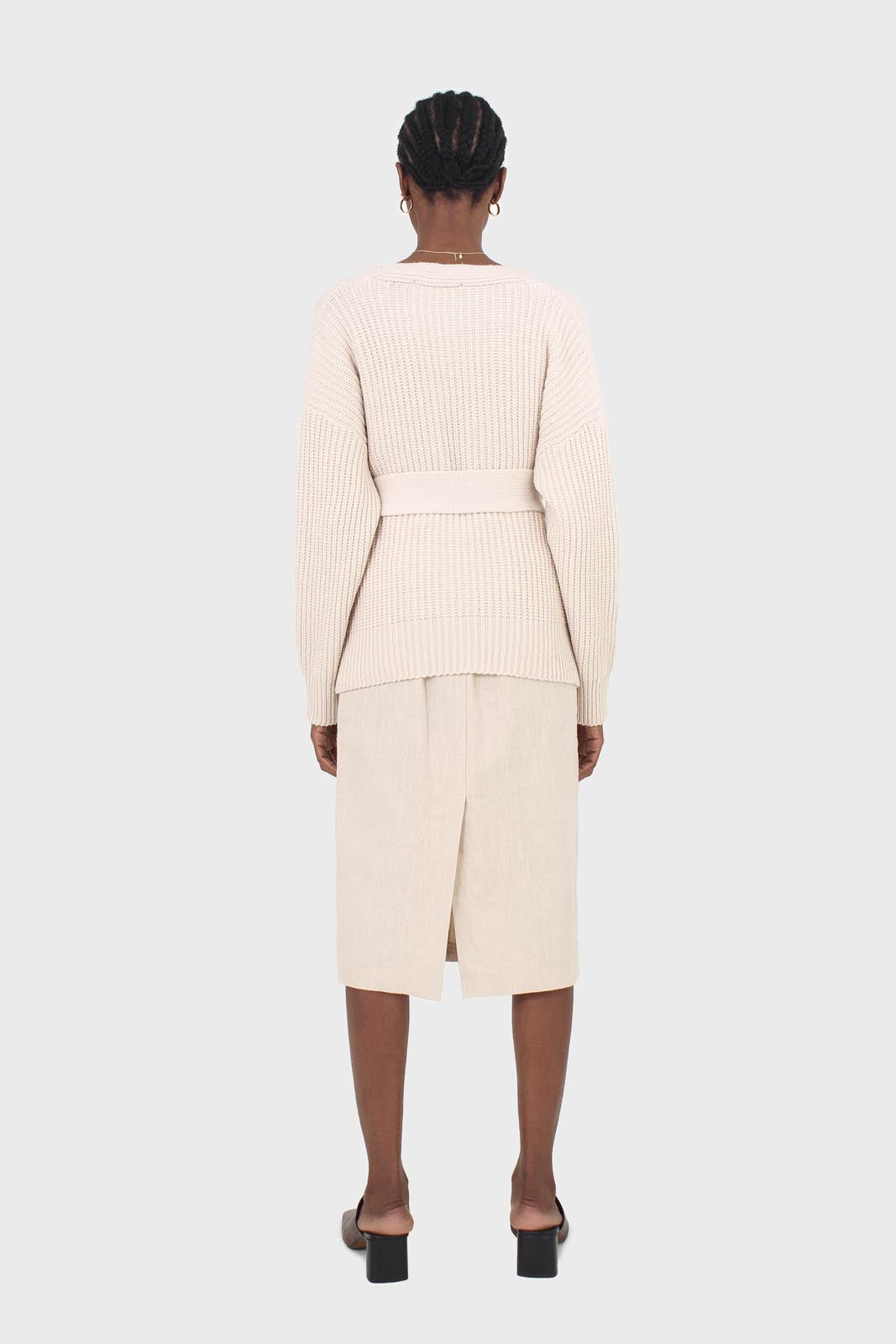 Ivory ribbed belted dark button half cardigan_4