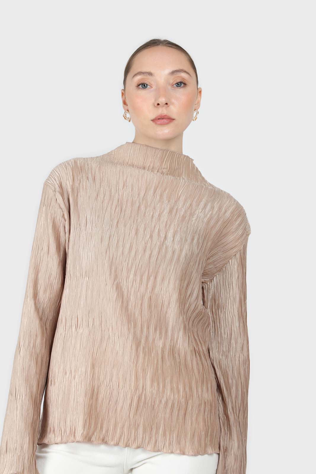 Beige shiny wrinkle mock neck long sleeved top_5