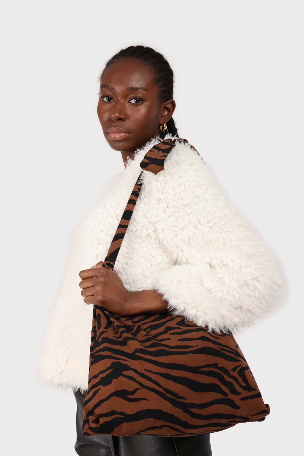 Ivory thick fuzzy tufts long sleeved top_5