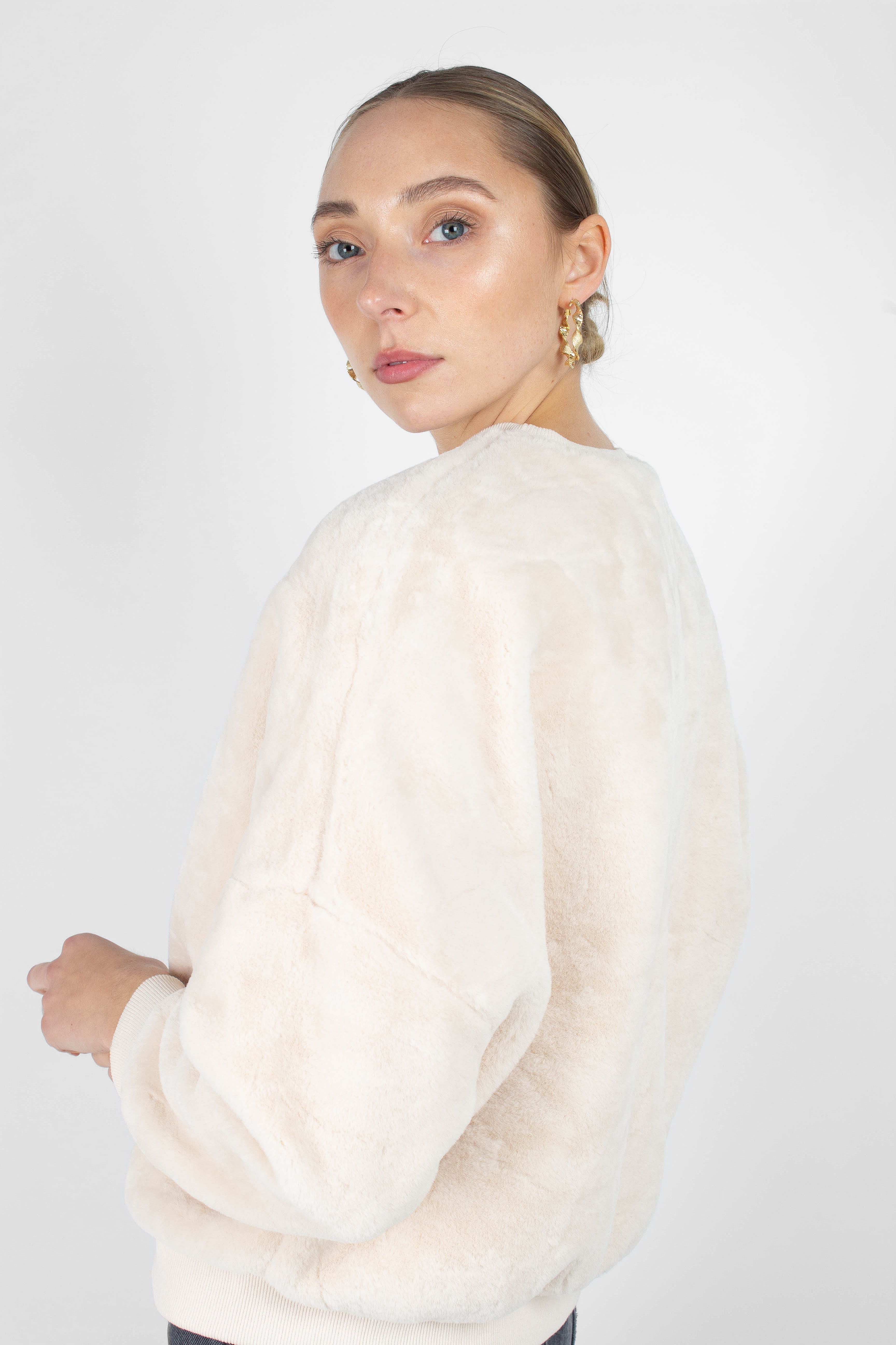 Ivory thick soft fuzzy oversized sweatshirt_5