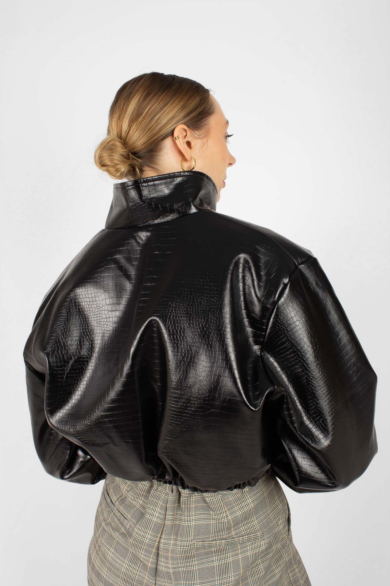Black vegan croc crop blouson jacket_5