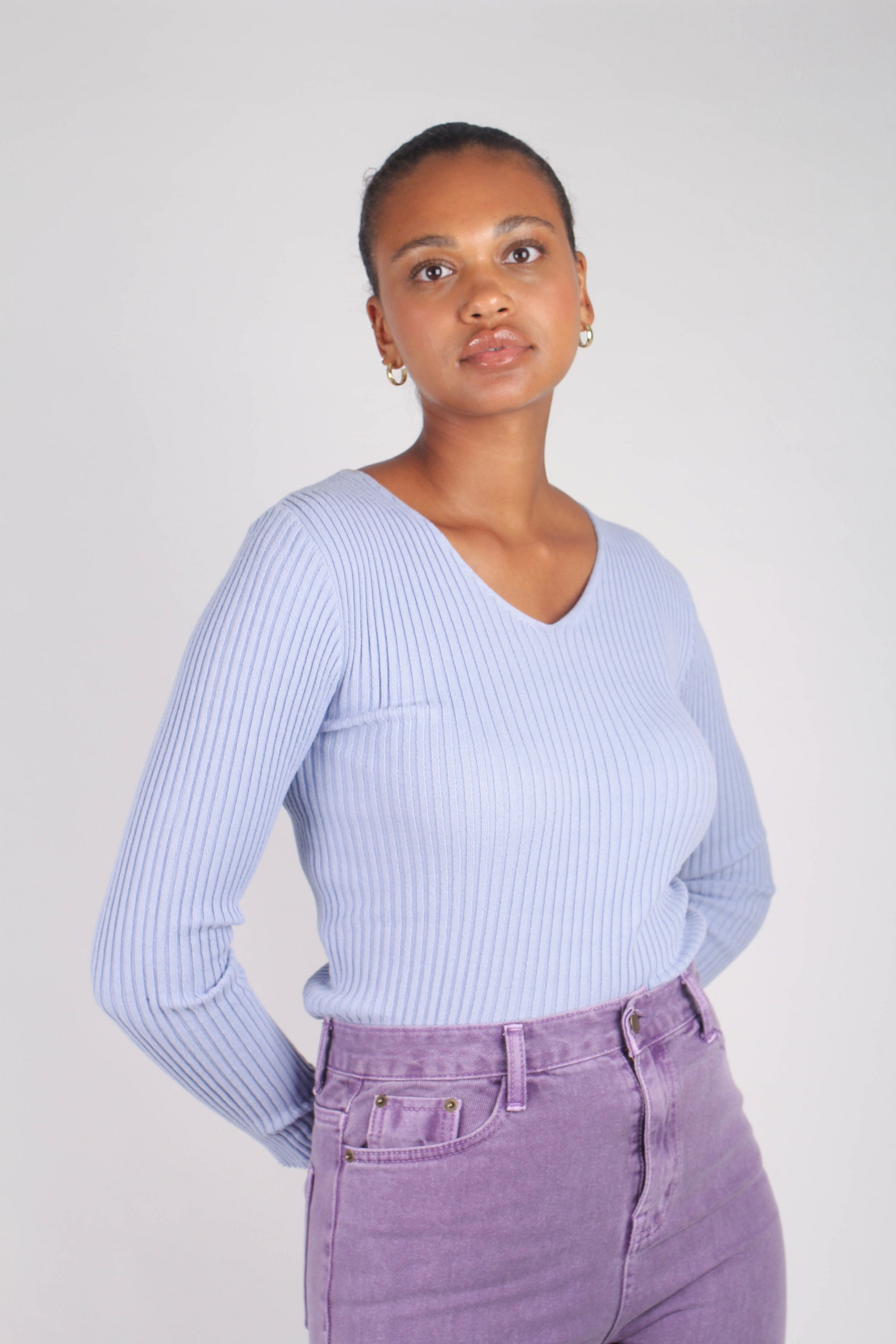Light blue V-neck ribbed long sleeved knit_11