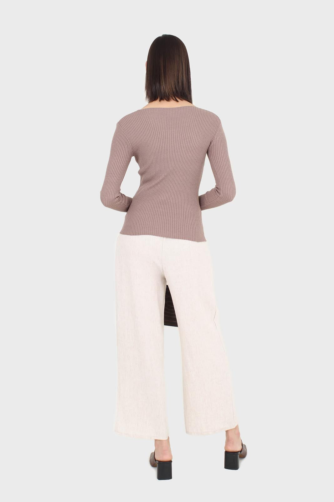 Cocoa V-neck ribbed long sleeved knit top_6