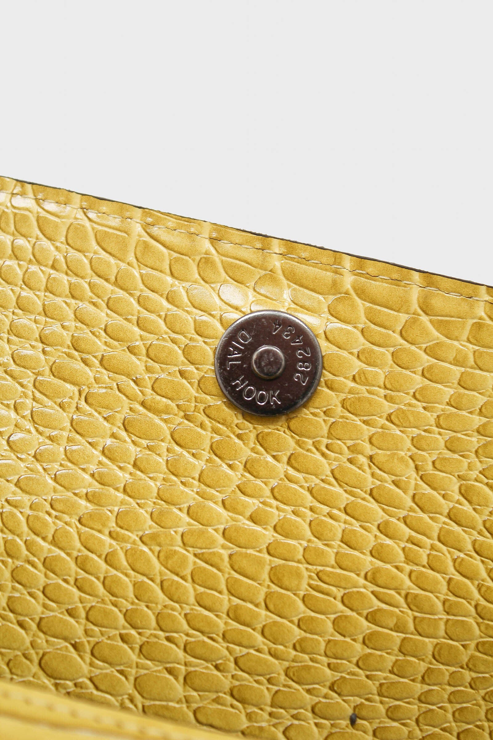Yellow croc skin rectangle thick chain handbag_5