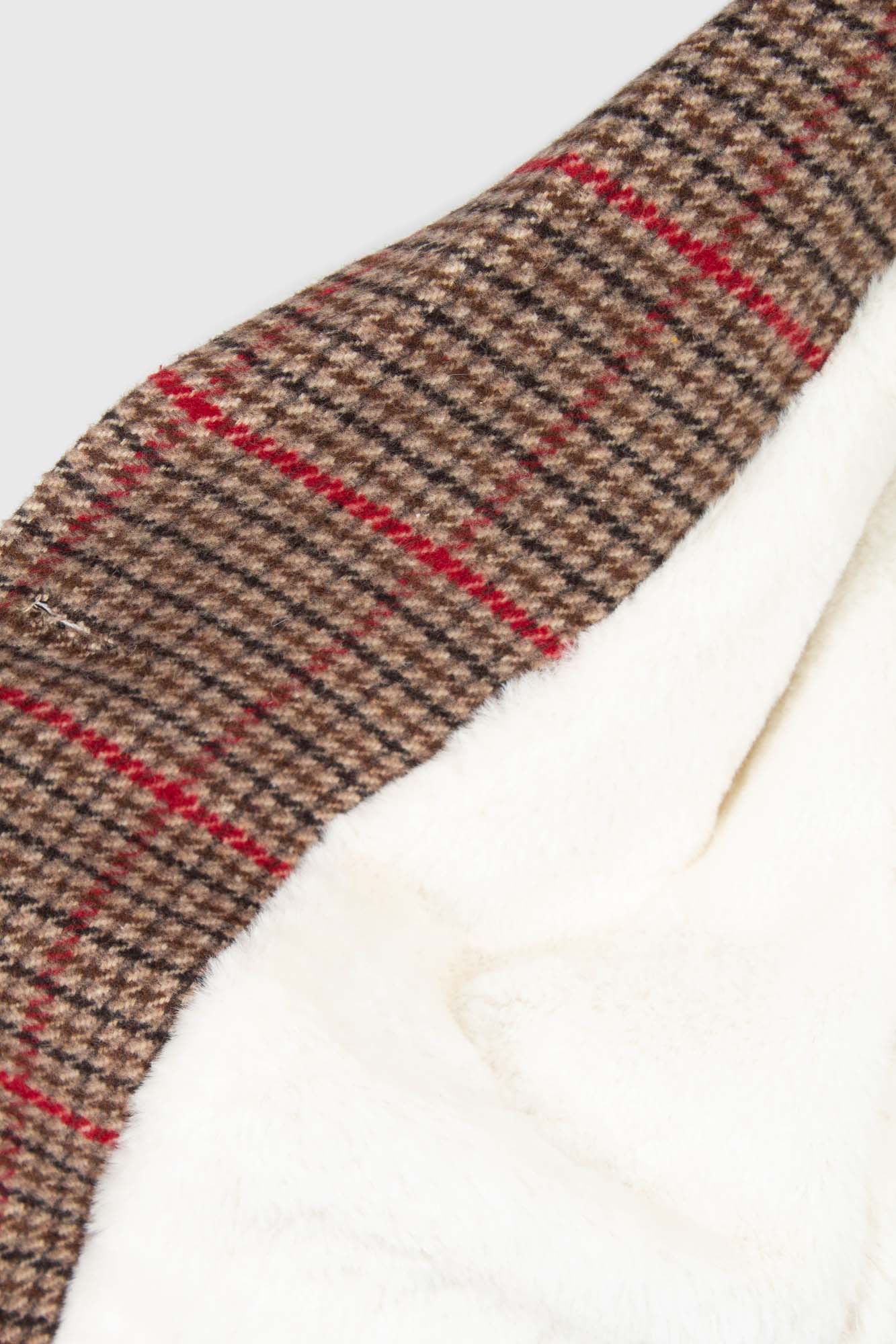 Beige and red checked belted long jacket_7