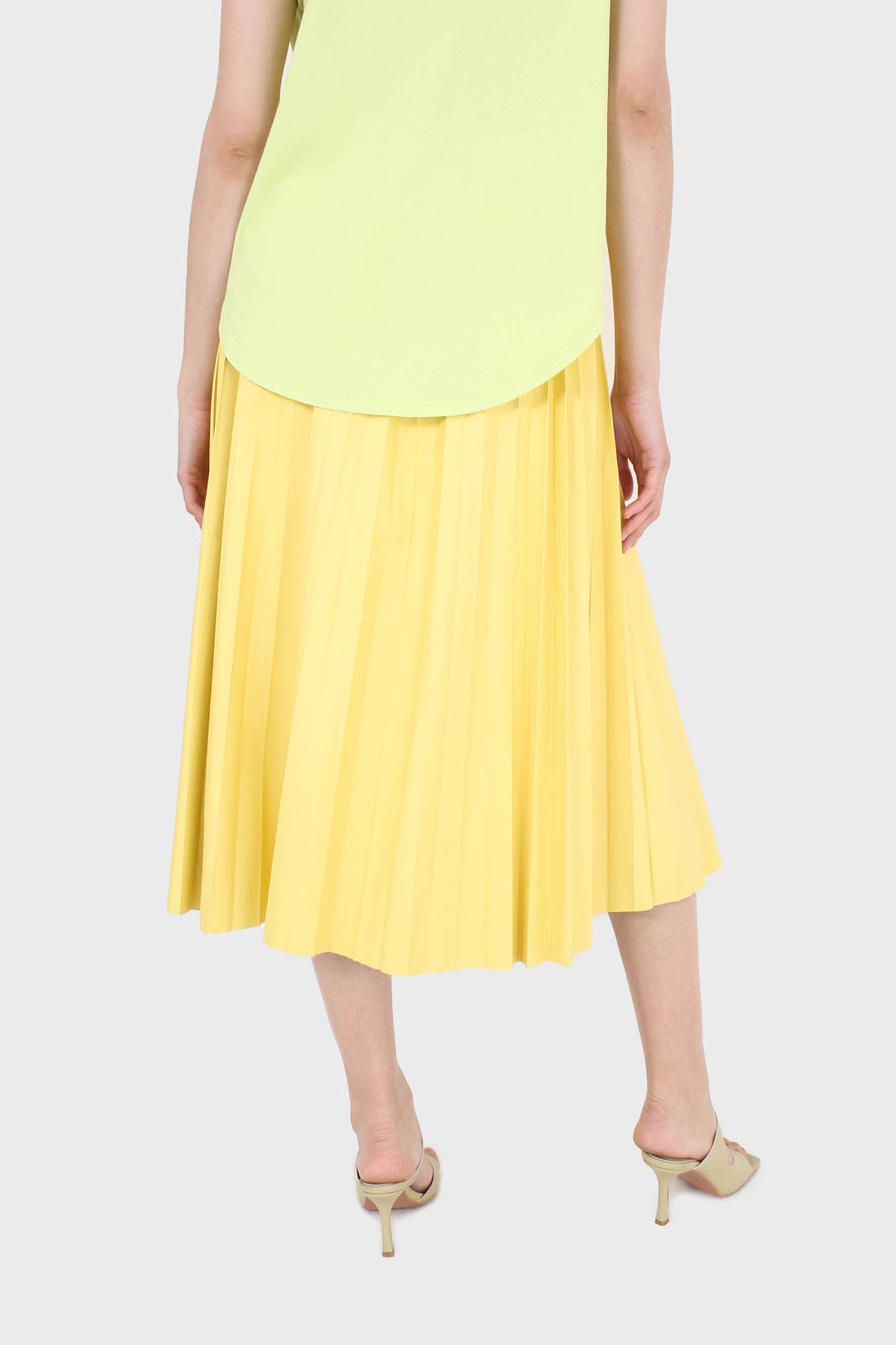 Yellow vegan leather pleated midi skirt_7