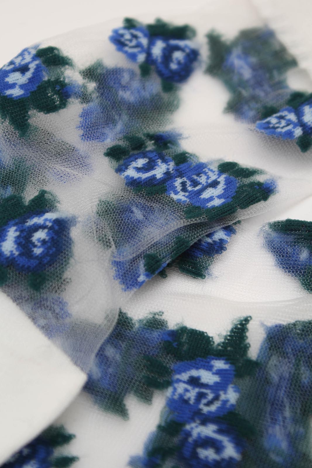 White and blue rose floral sheer socks_2