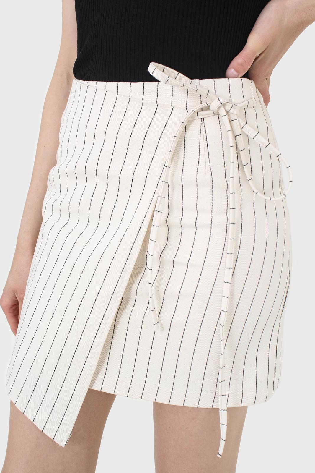 Cream and black pinstripe wrap mini skirt_5