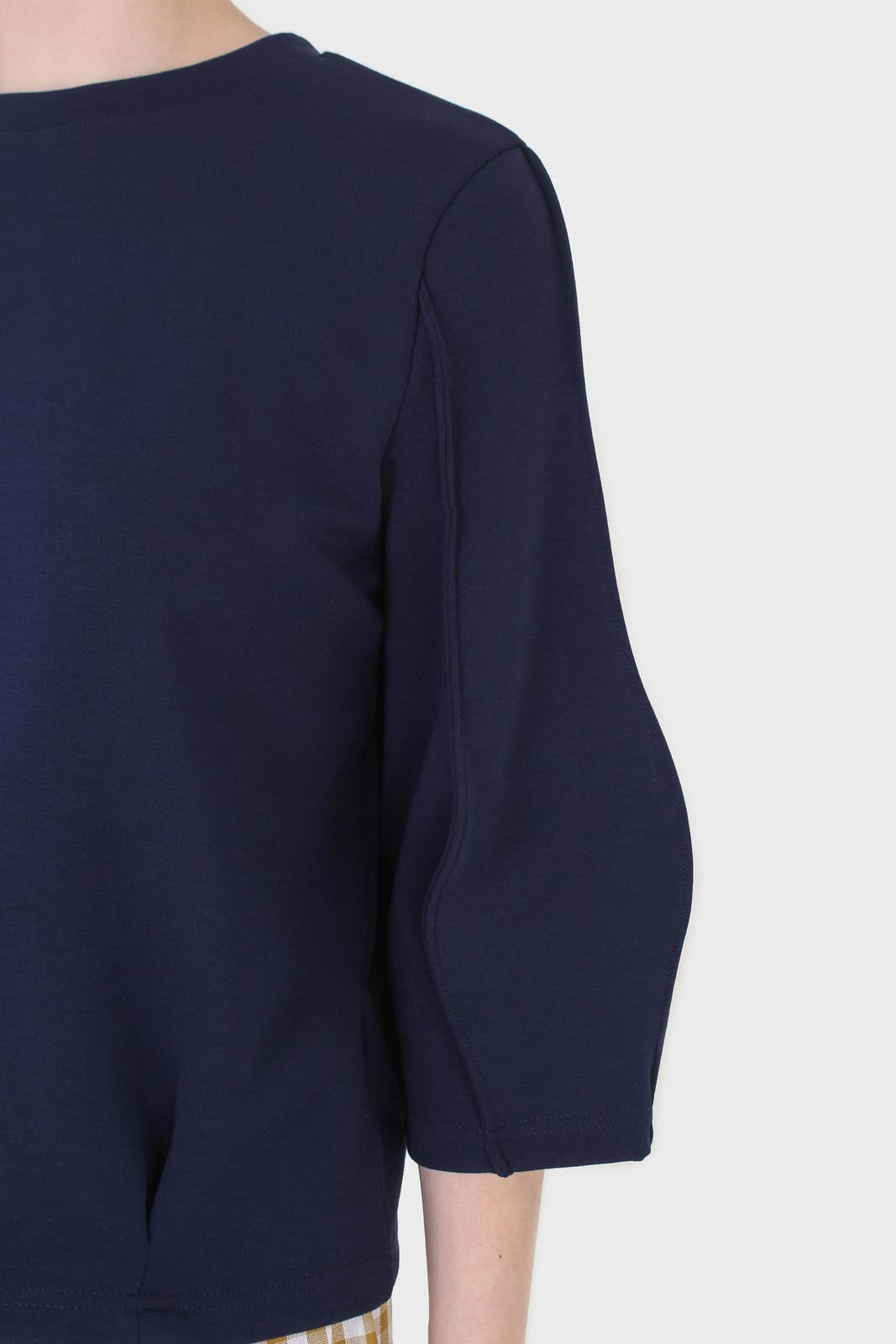 Navy sharp seamed 3/4 sleeve top_3