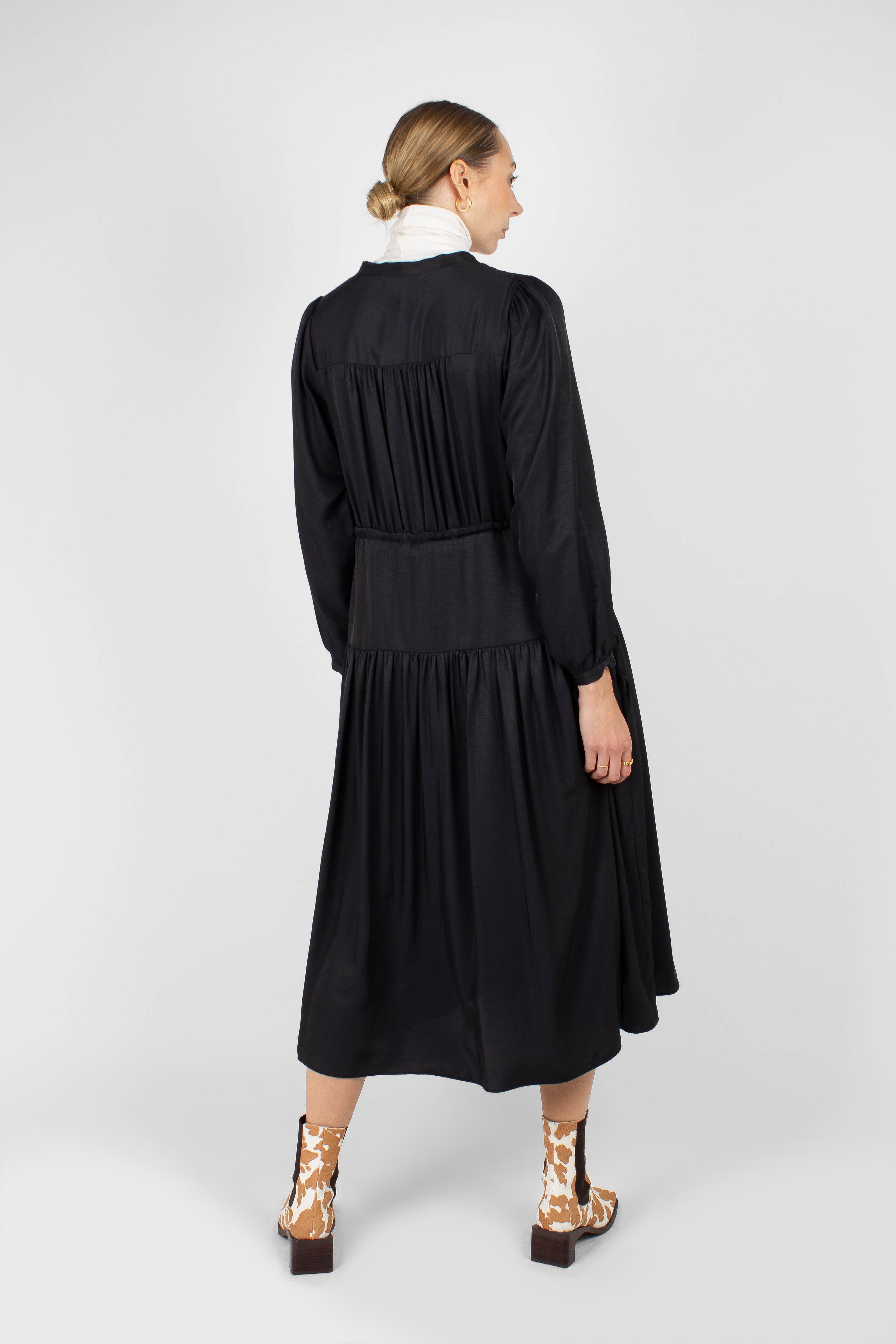 Black drawstring waist satin maxi dress_2