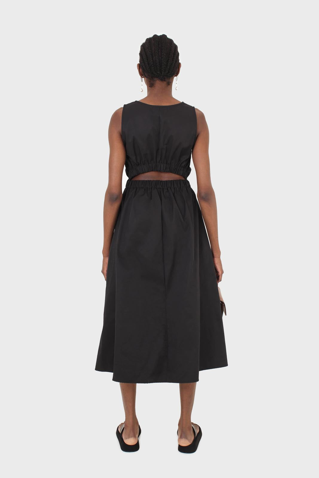 Black sleeveless flare open back maxi dress_2