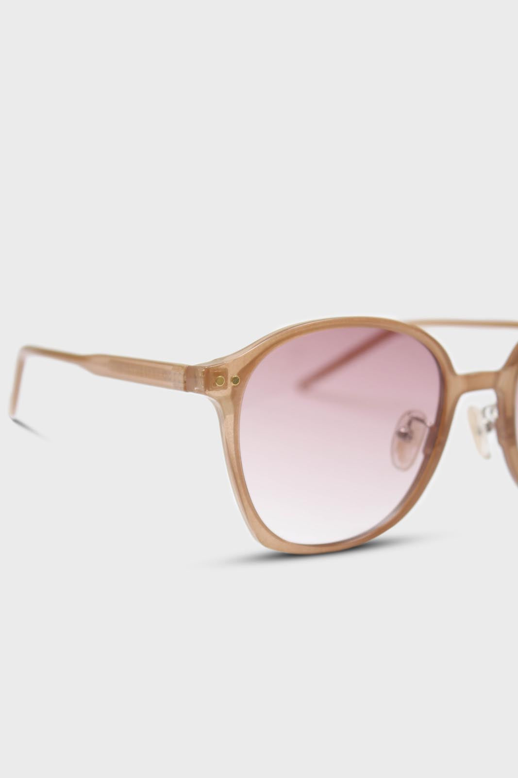 Beige perspex frame classic sunglasses_3