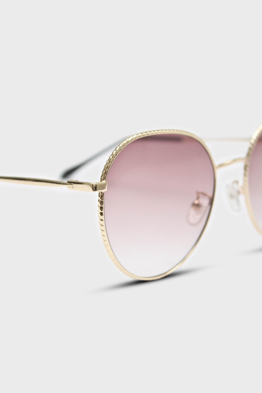 Beige graded lens gold frame aviator sunglasses_3