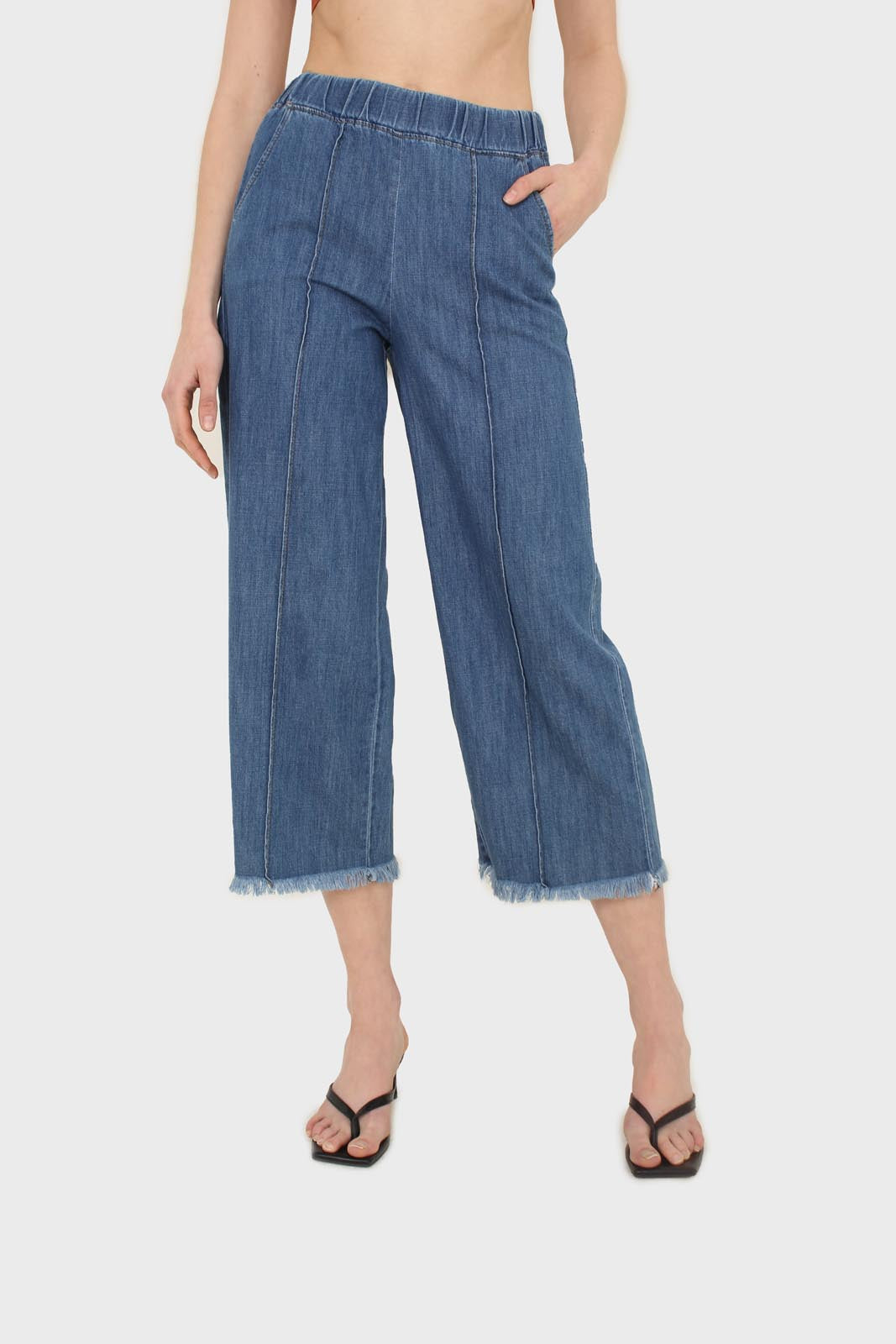 Blue pin tuck raw hem jeans_3