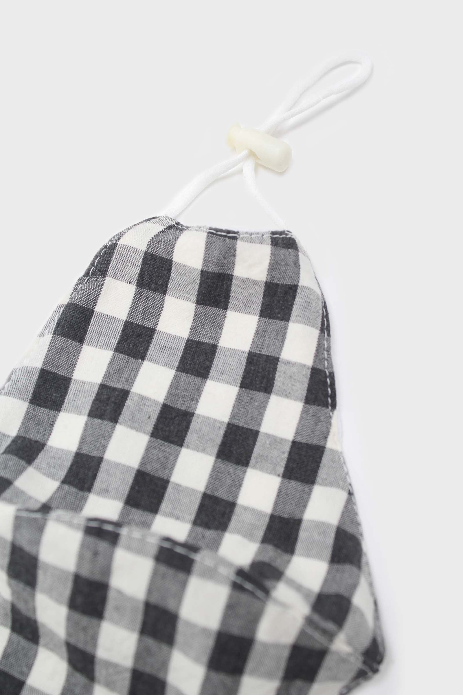 Black gingham face mask_1