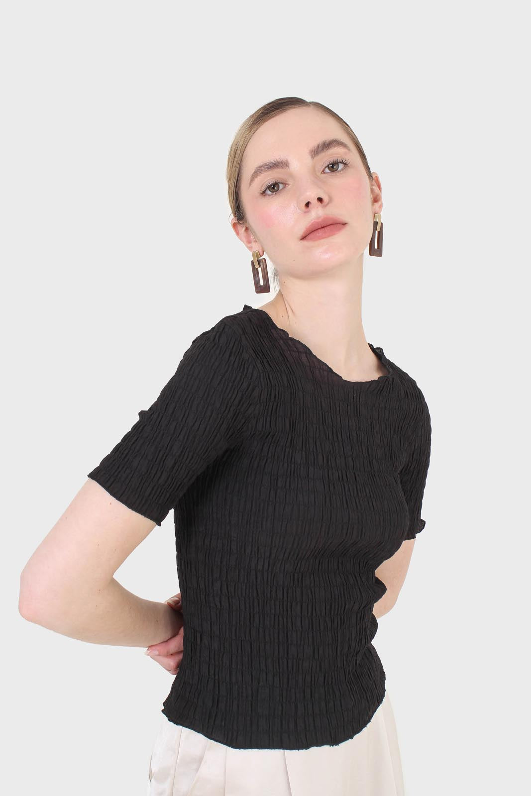 Black smocked fitted short sleeved top_4