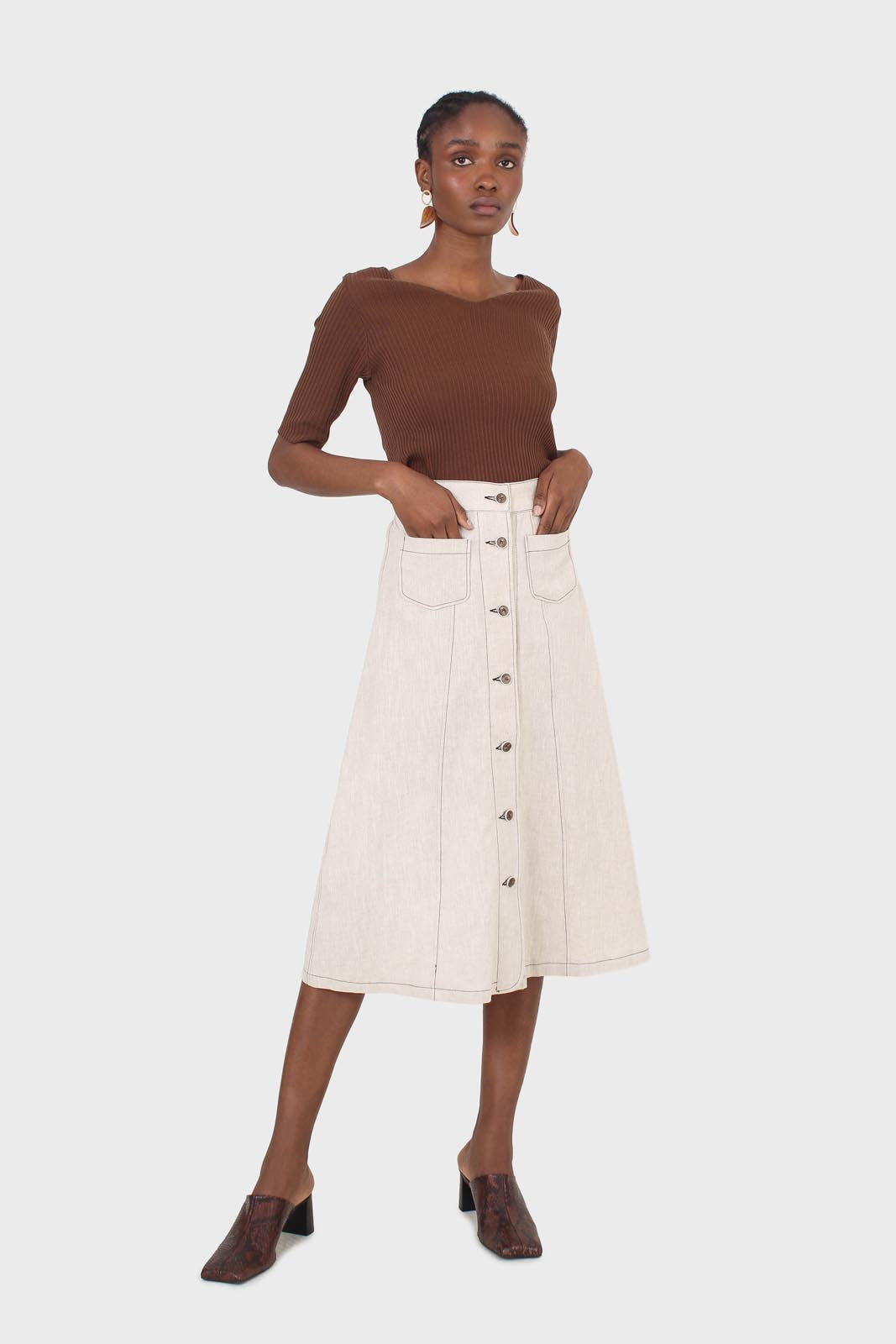 Beige contrast stitch patch pocket midi skirt_2