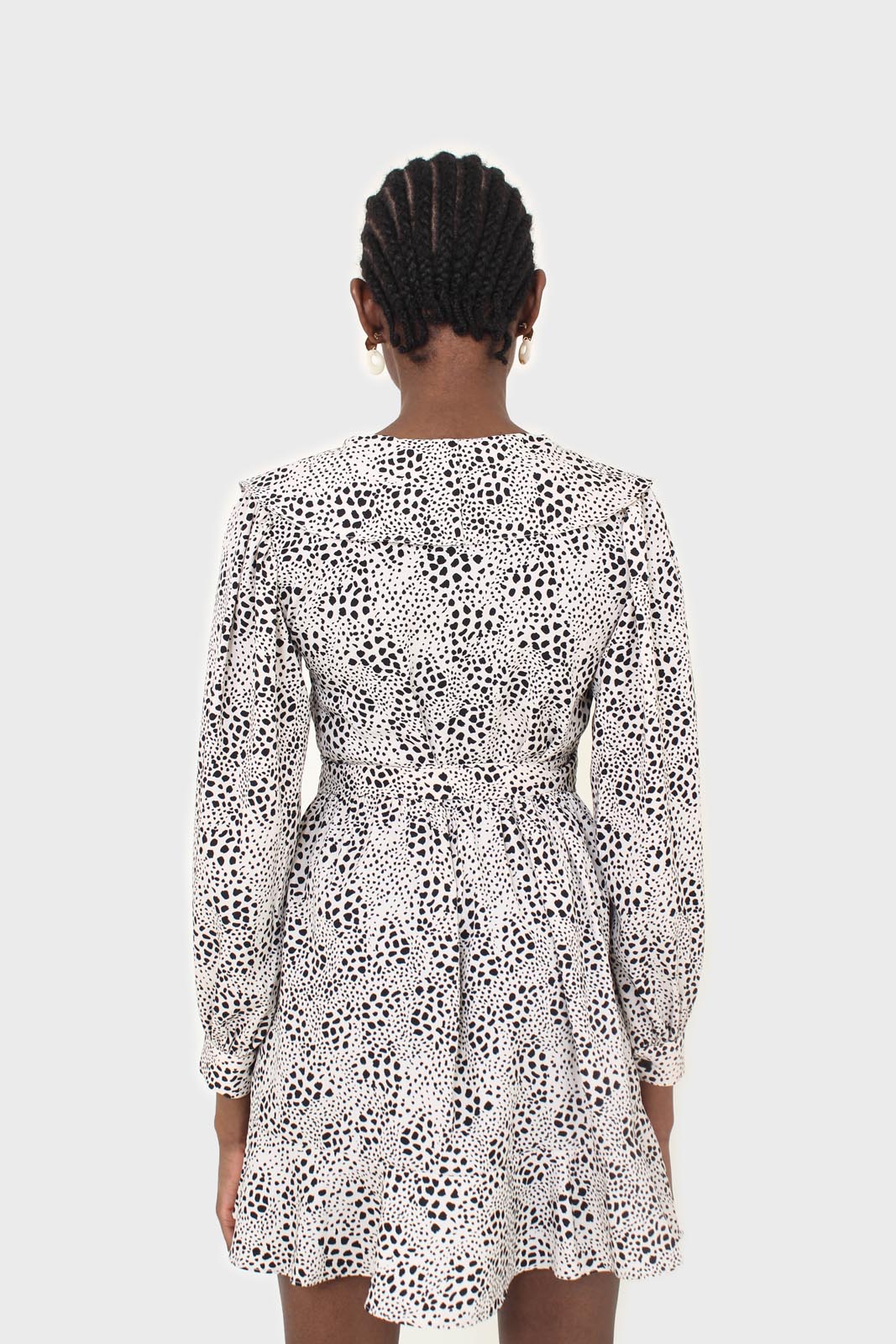 Ivory and black printed ruffle trim dress_6