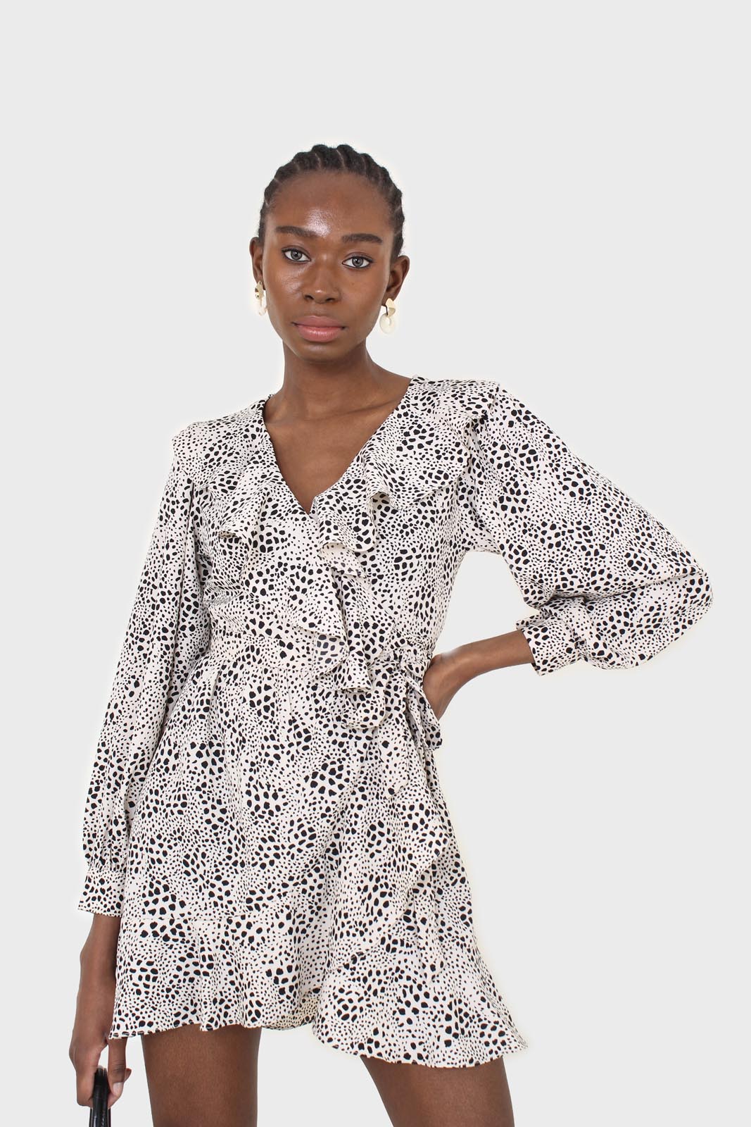 Ivory and black printed ruffle trim dress_5