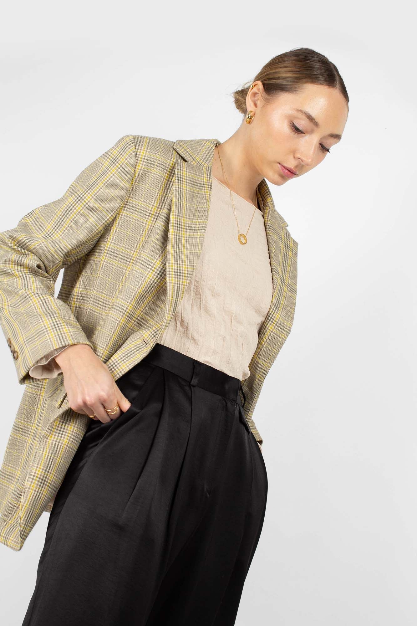 Beige wrinkled long sleeved top_10