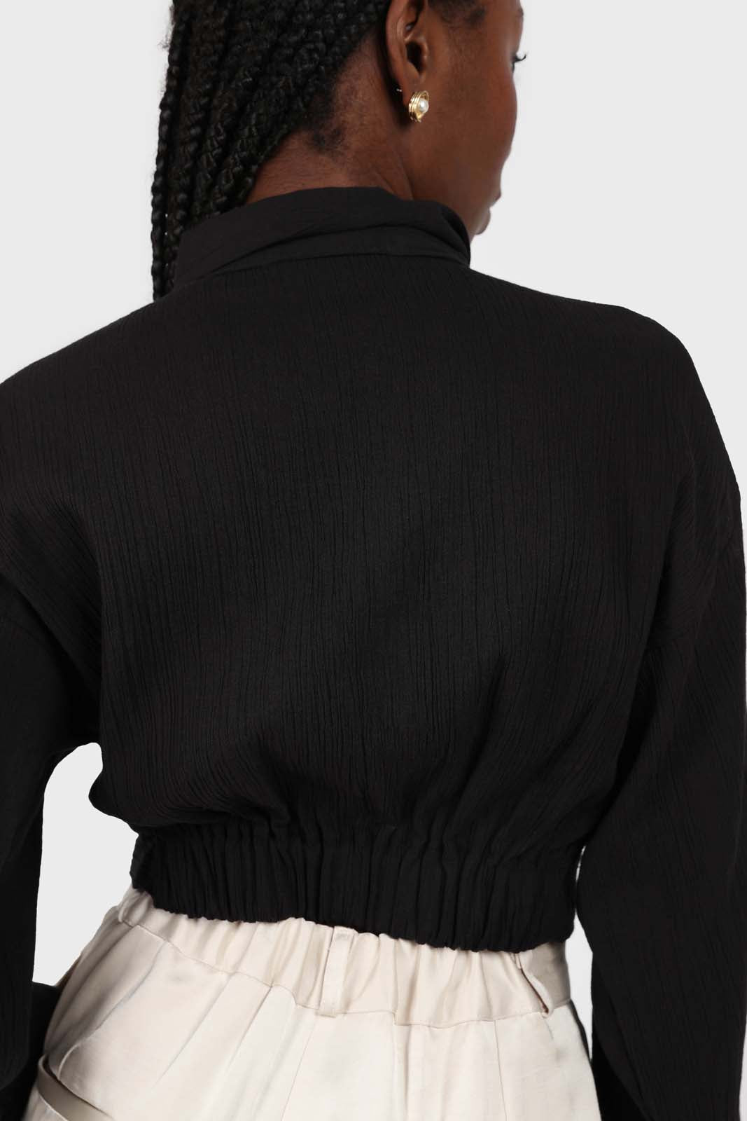 Black twist front cropped shirt_5