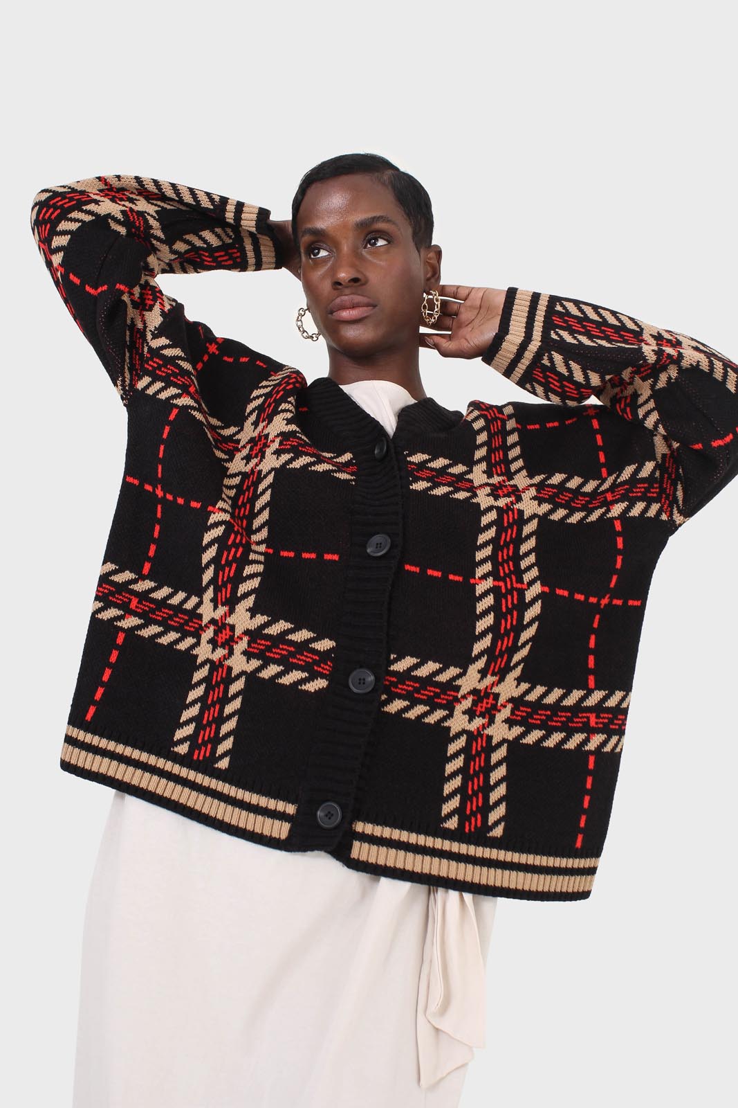 Black and beige bold checked cardigan_7