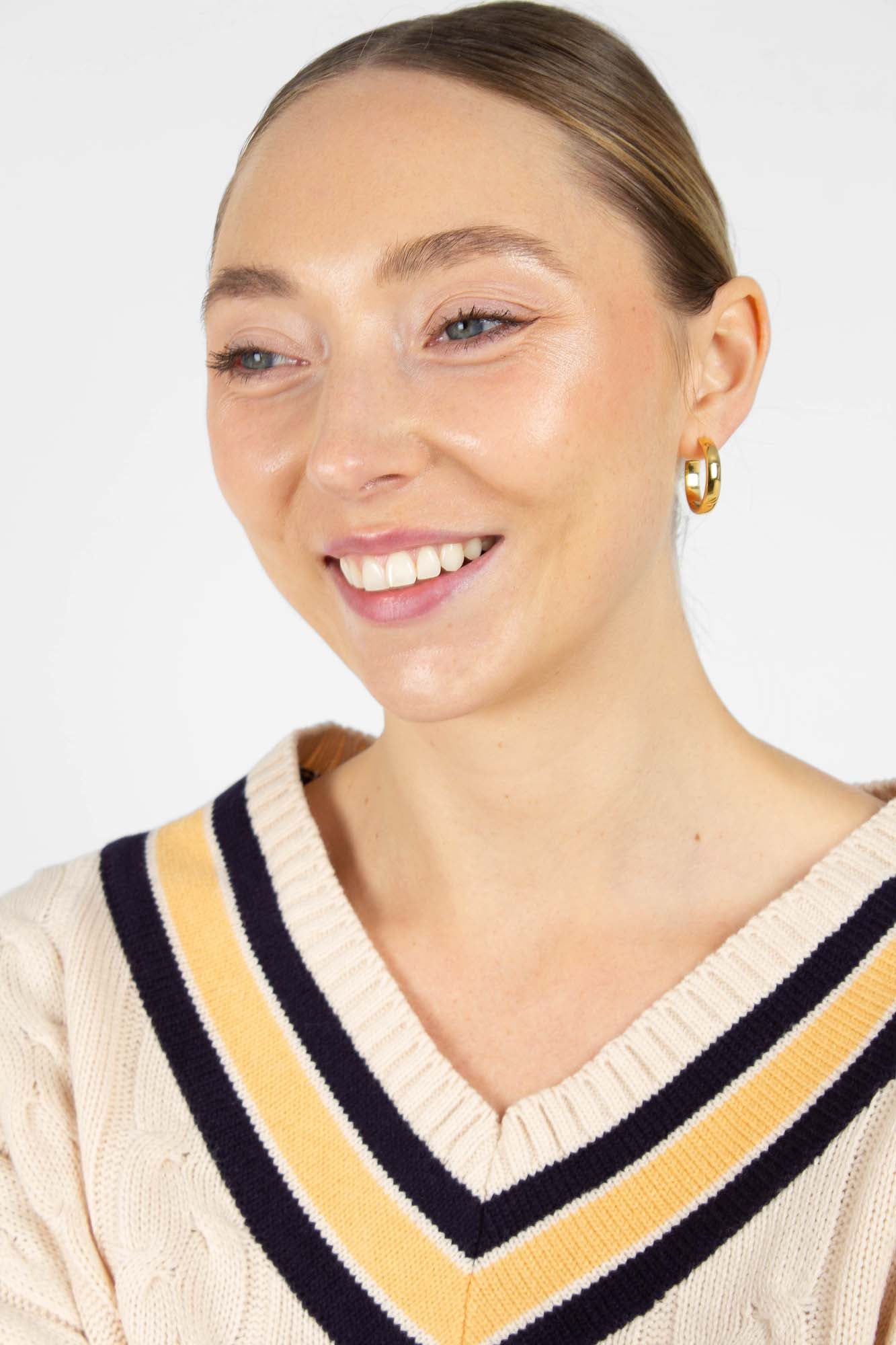 Cream and yellow V-neck cableknit jumper_3