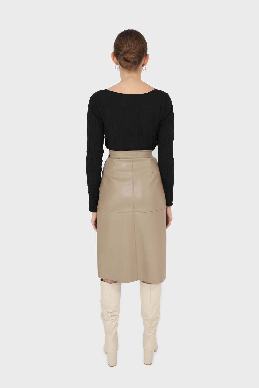 Black wrinkled long sleeved top_6