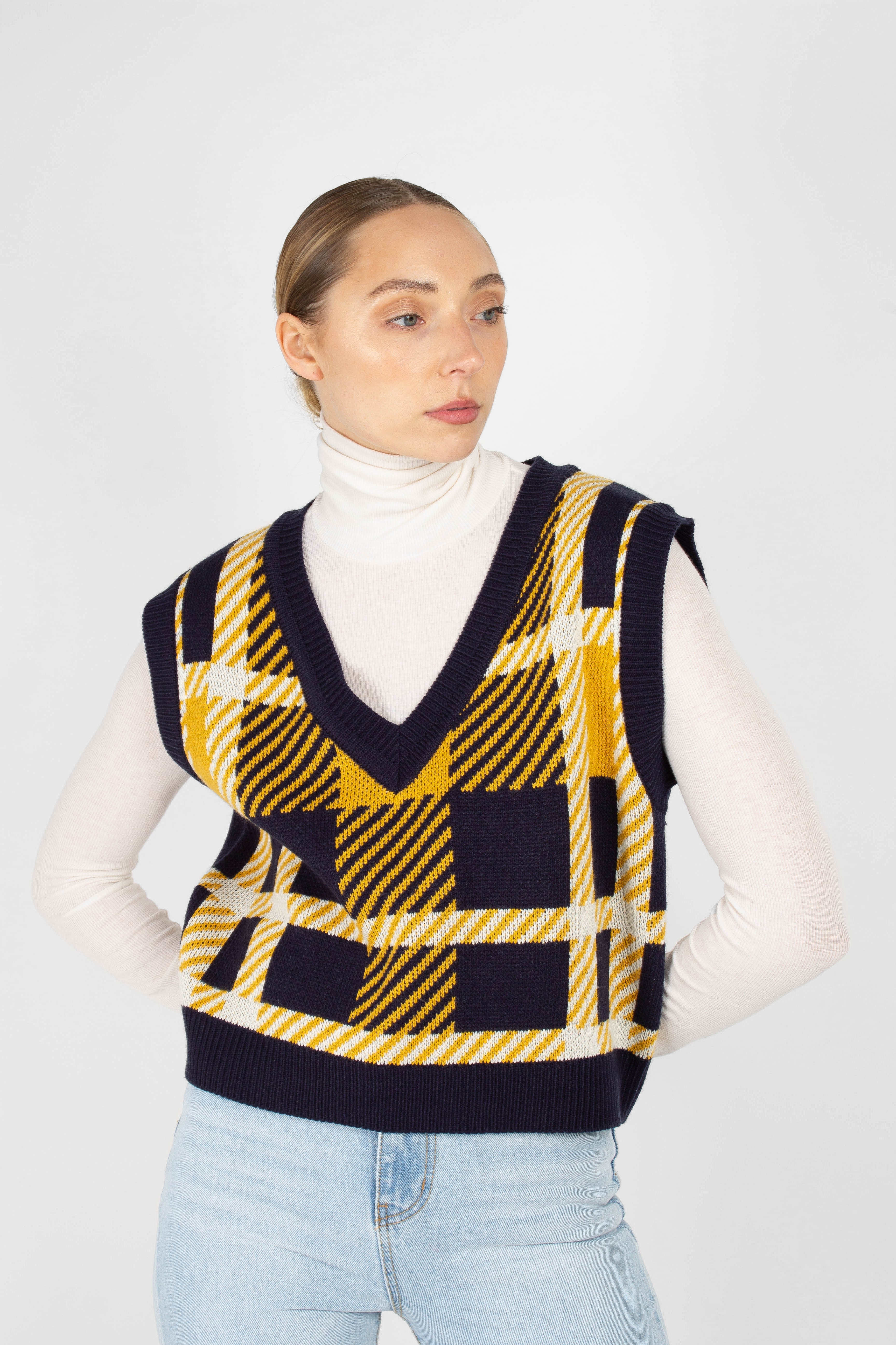 Navy and yellow plaid knit vest_7