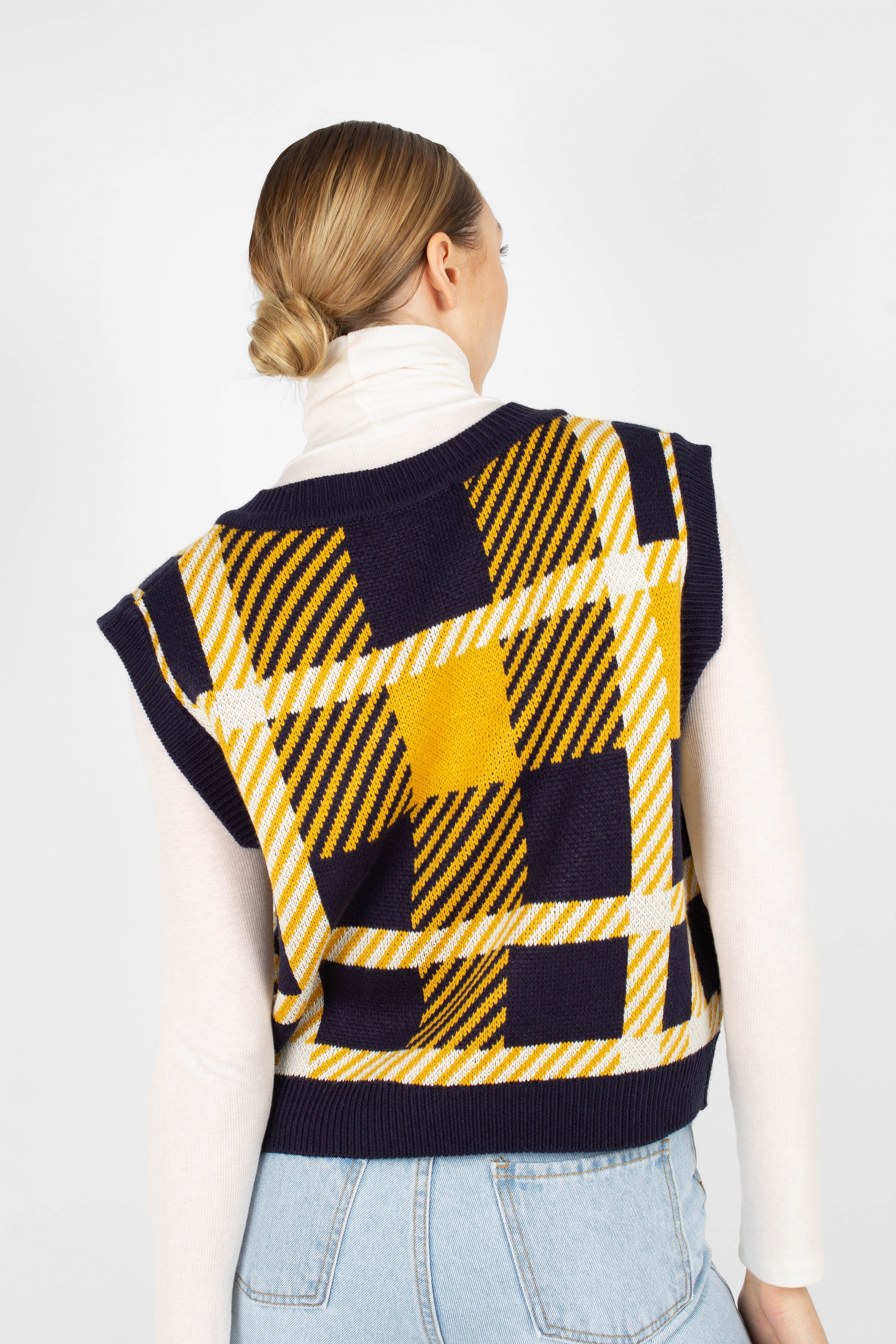 Navy and yellow plaid knit vest_8