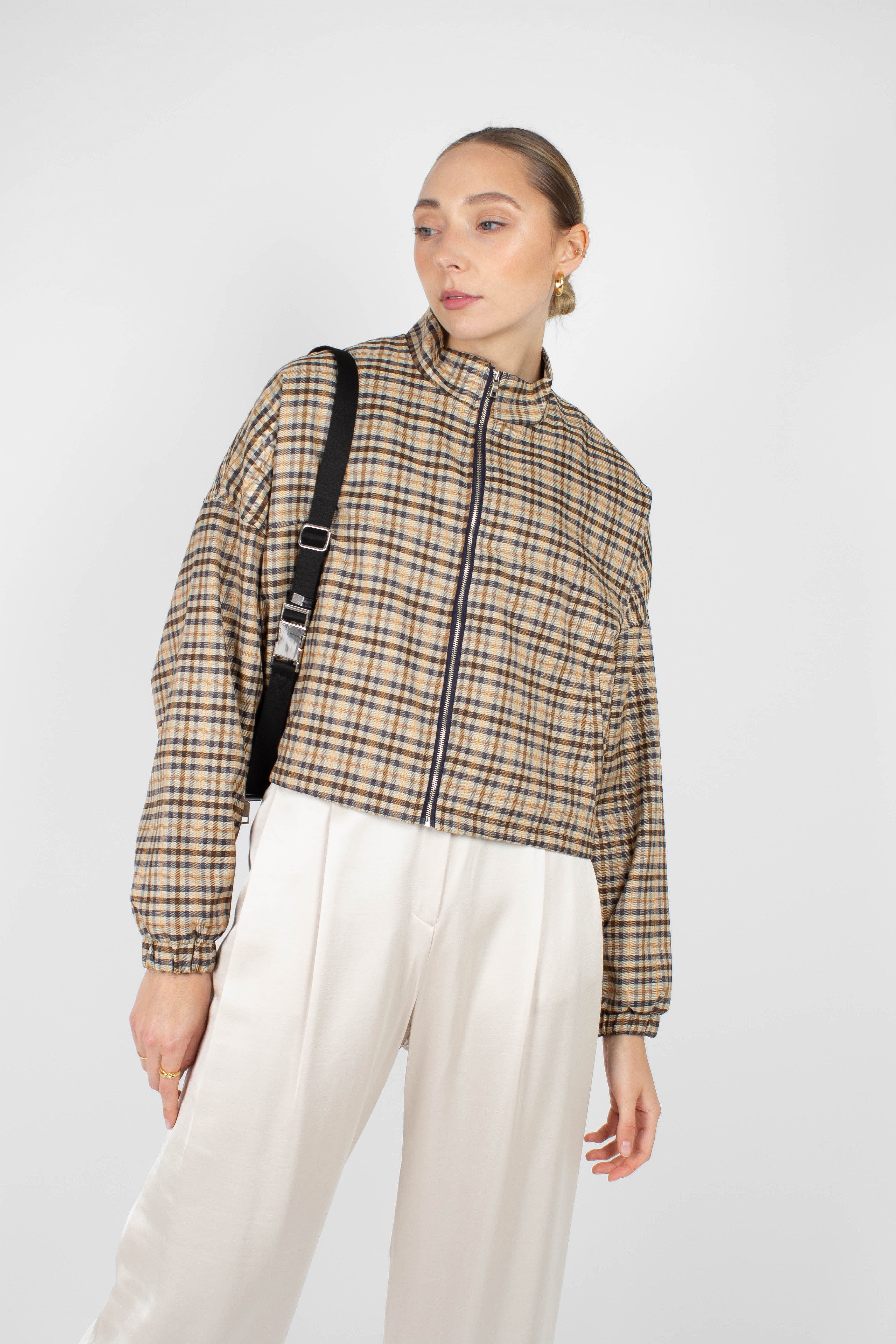 Beige checked zip up blouson jacket_6