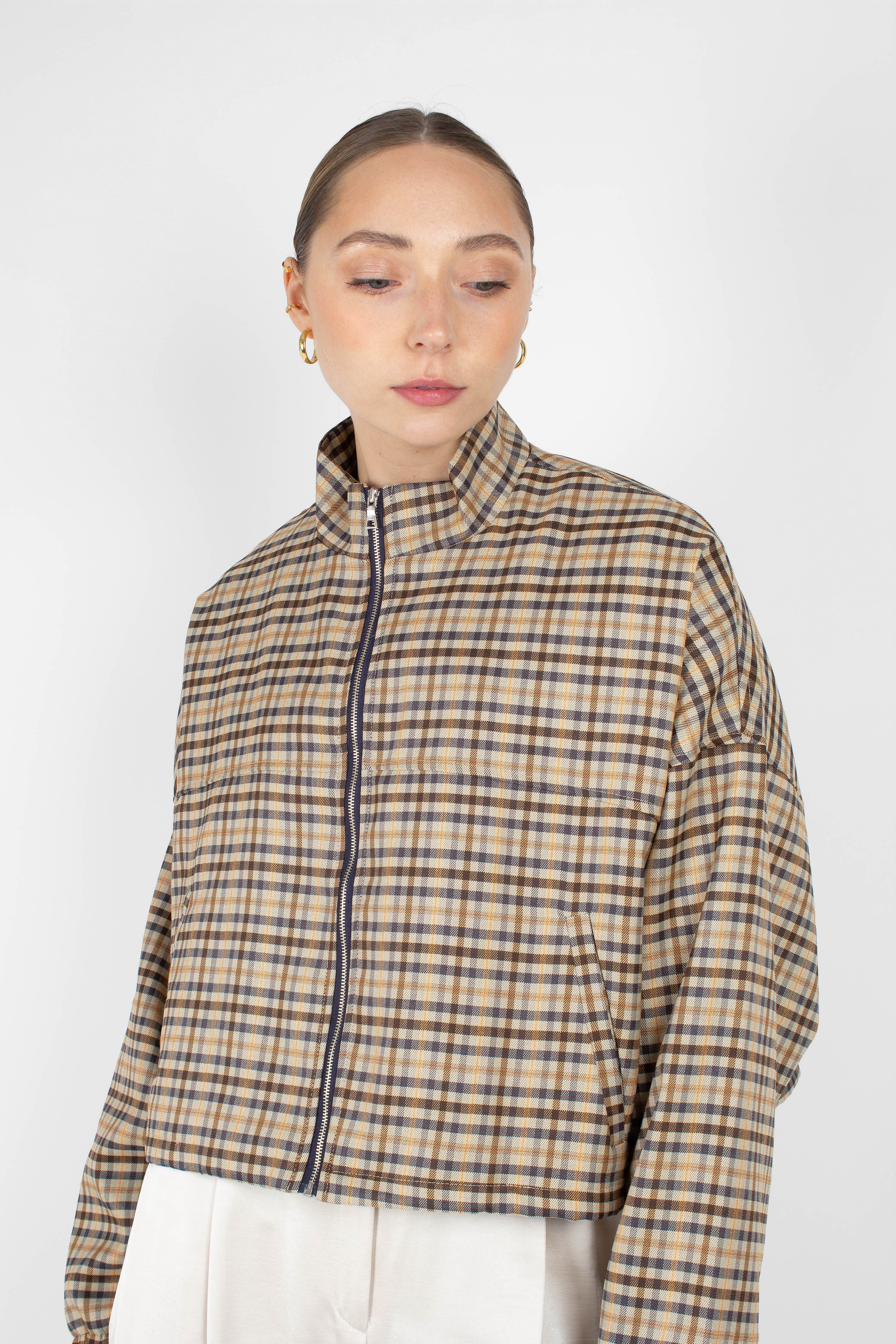Beige checked zip up blouson jacket_3