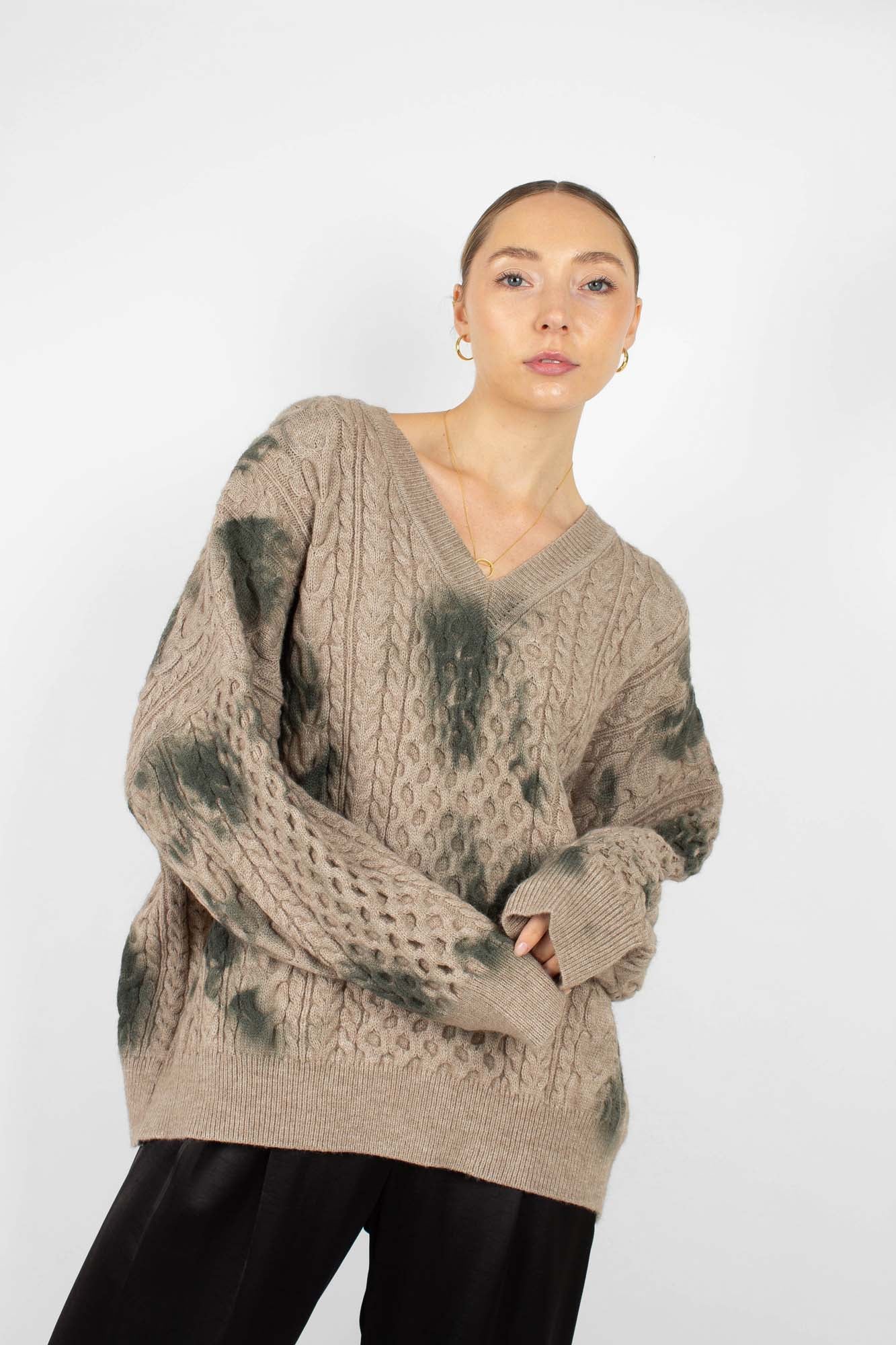 Beige and khaki tie dye V neck jumper_1