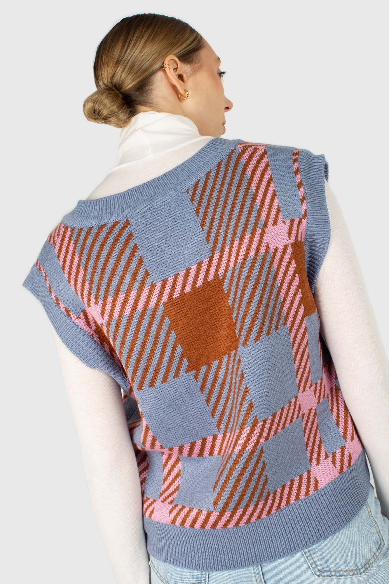 Light blue and camel plaid knit vest_2