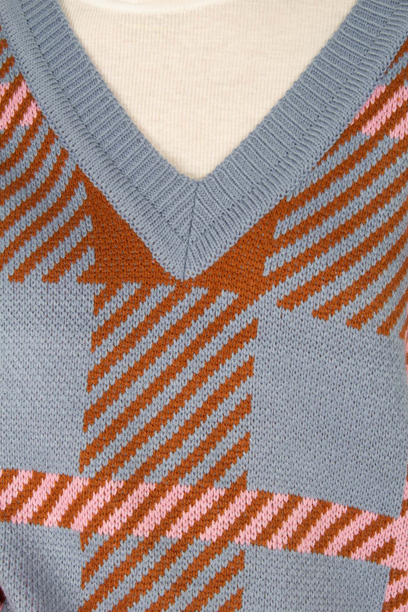 Light blue and camel plaid knit vest_4
